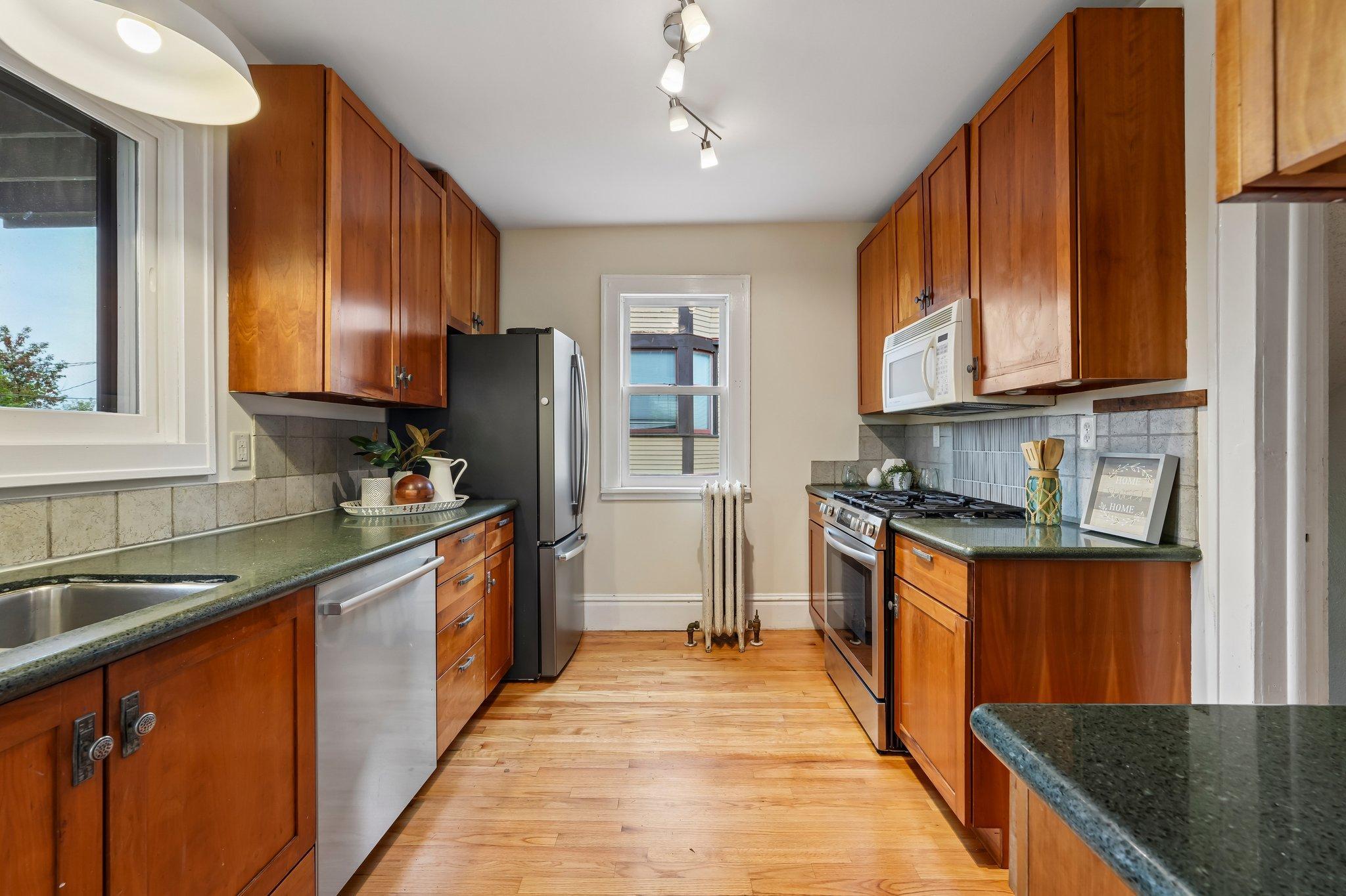 355 Bates Avenue Property Photo 14