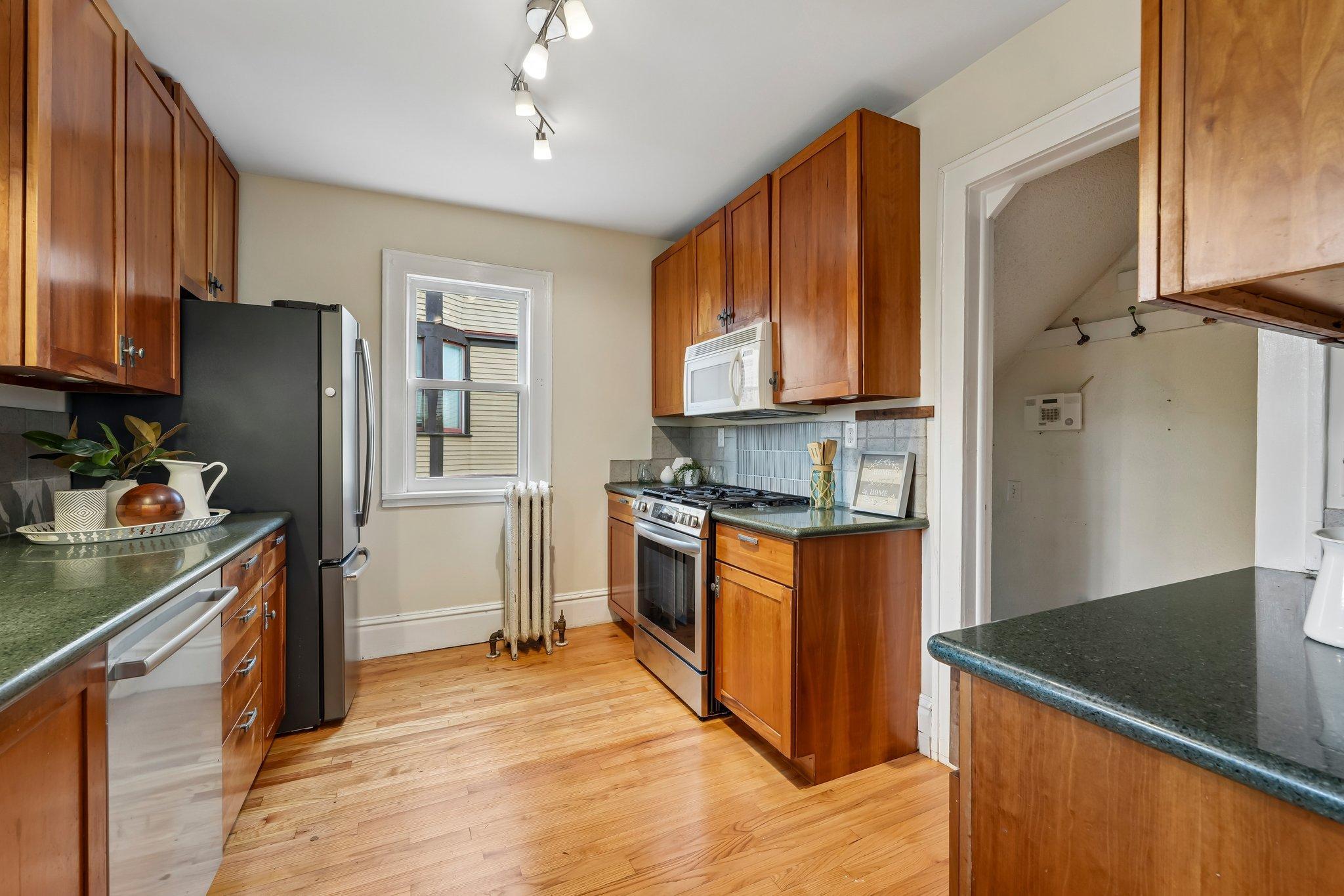 355 Bates Avenue Property Photo 16