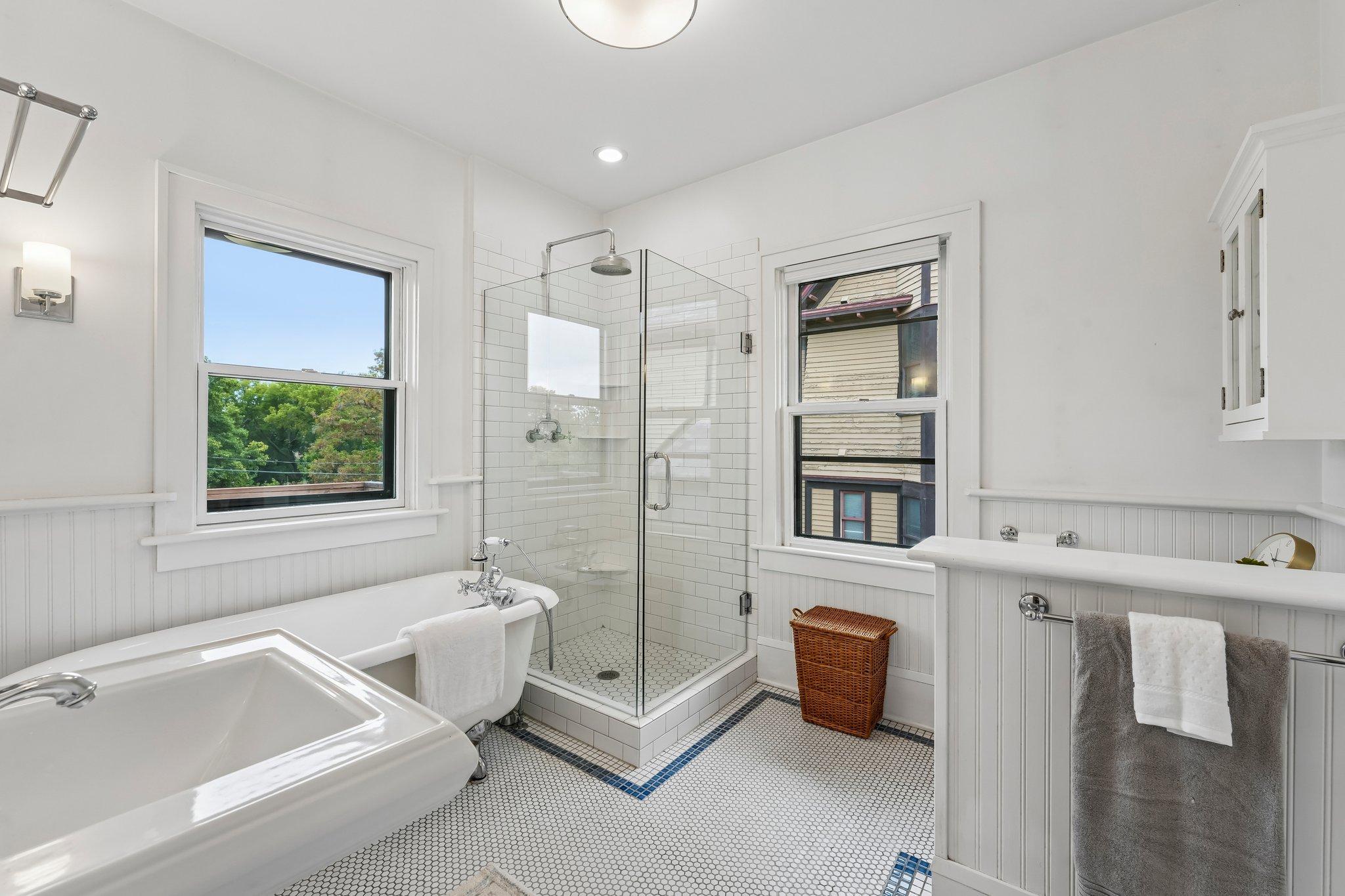 355 Bates Avenue Property Photo 27