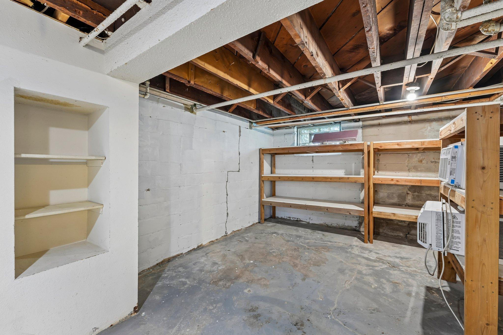 355 Bates Avenue Property Photo 31