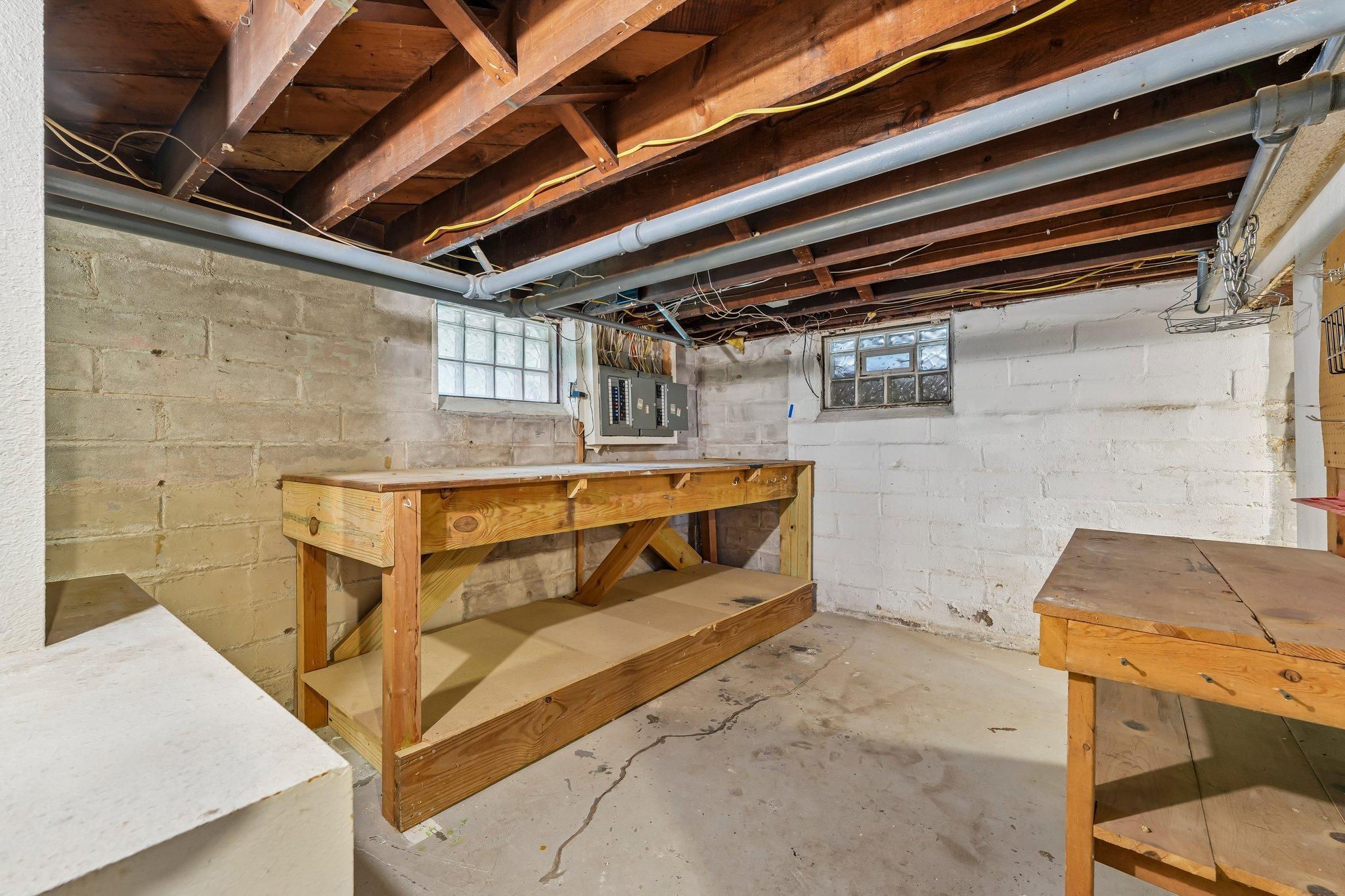 355 Bates Avenue Property Photo 33