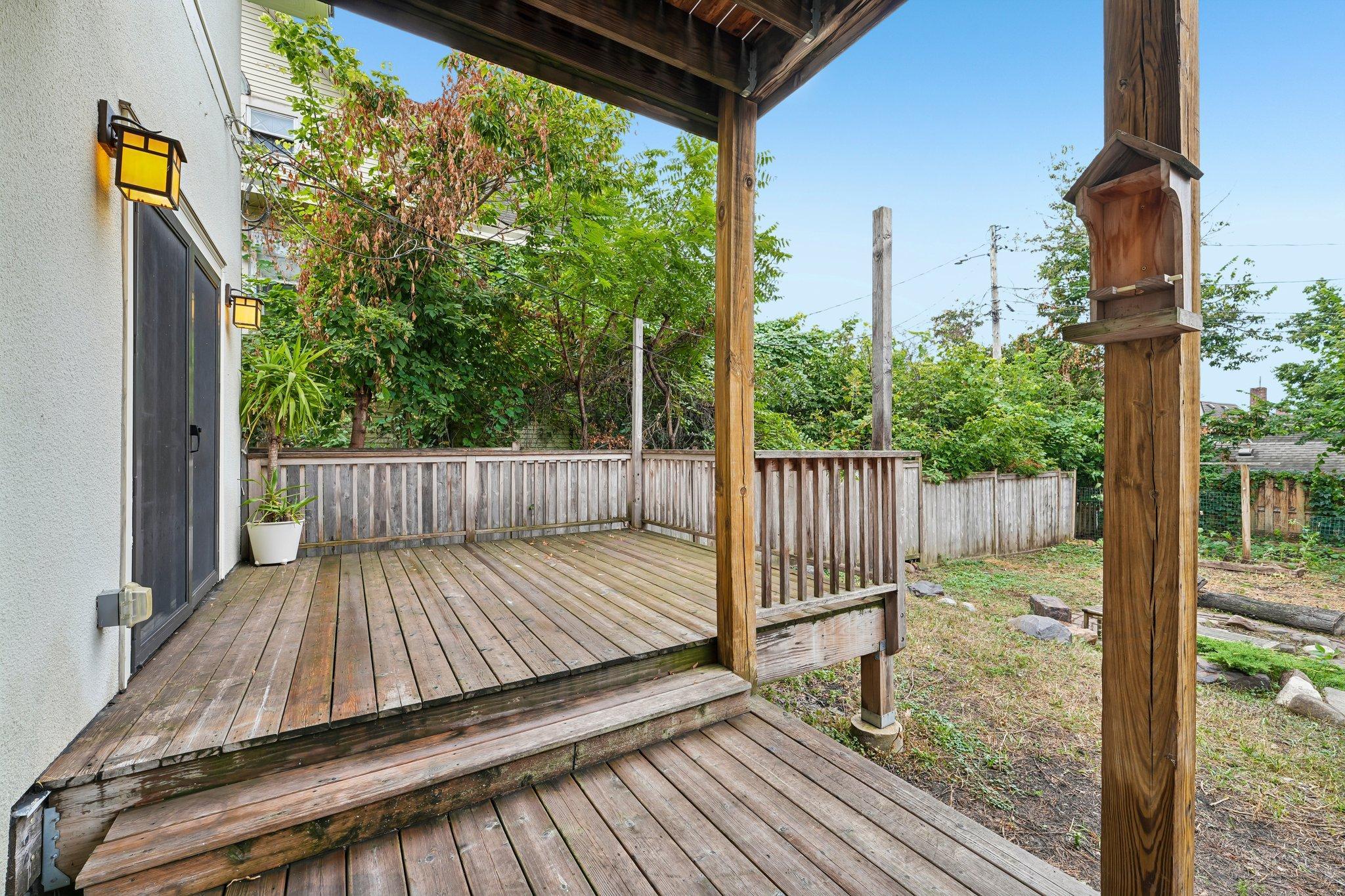 355 Bates Avenue Property Photo 35