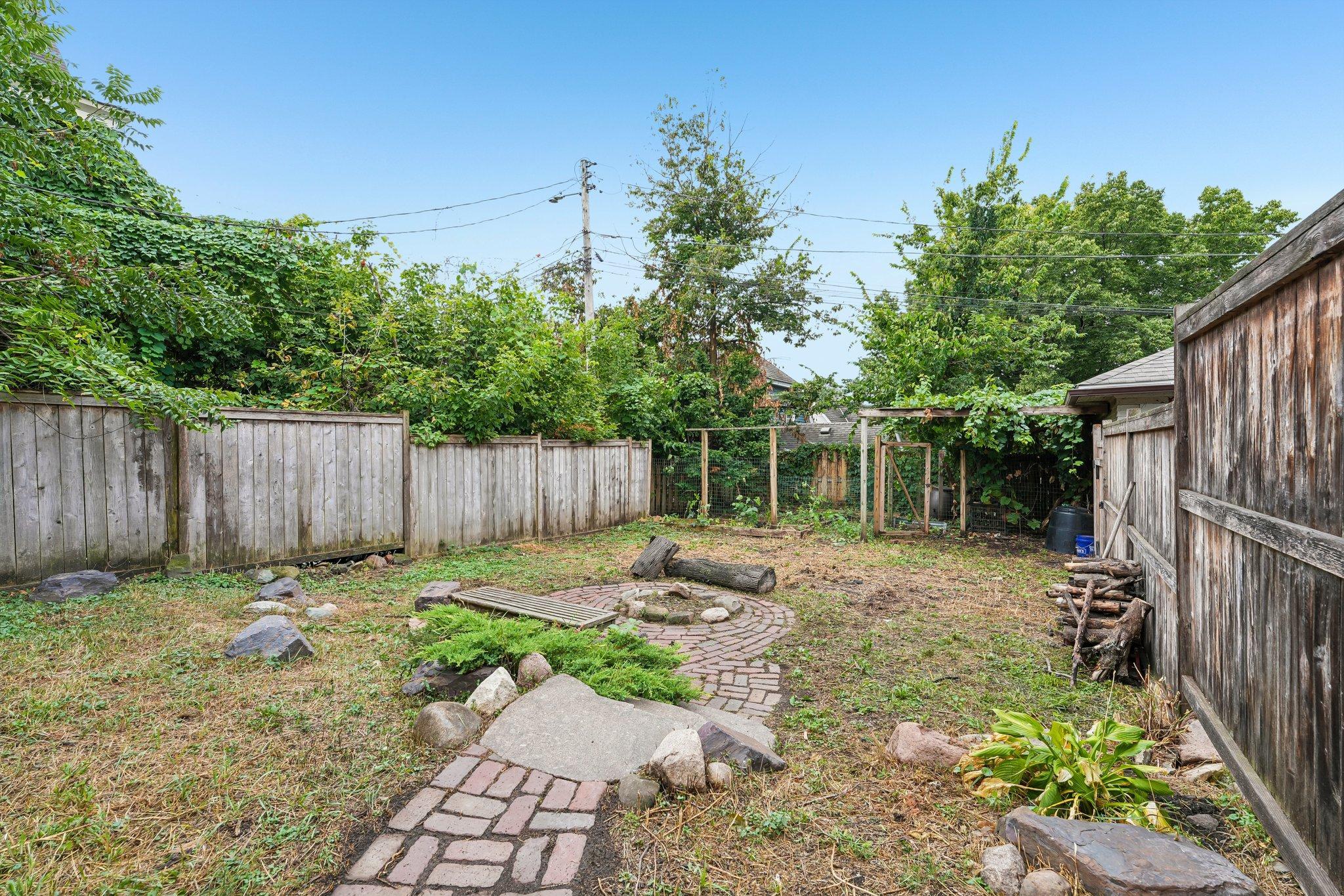 355 Bates Avenue Property Photo 36