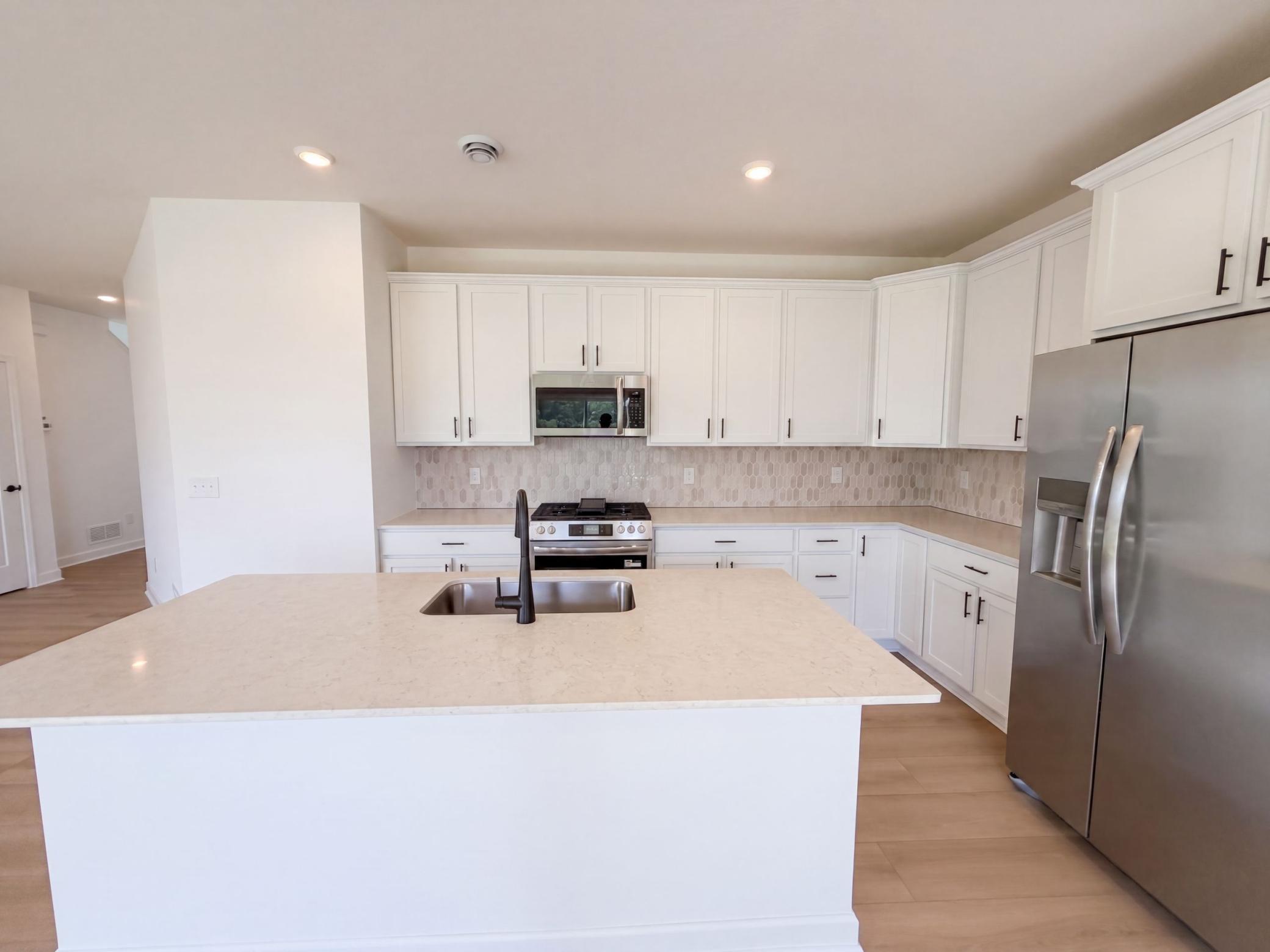 8230 Langley Avenue Ne Property Photo 9