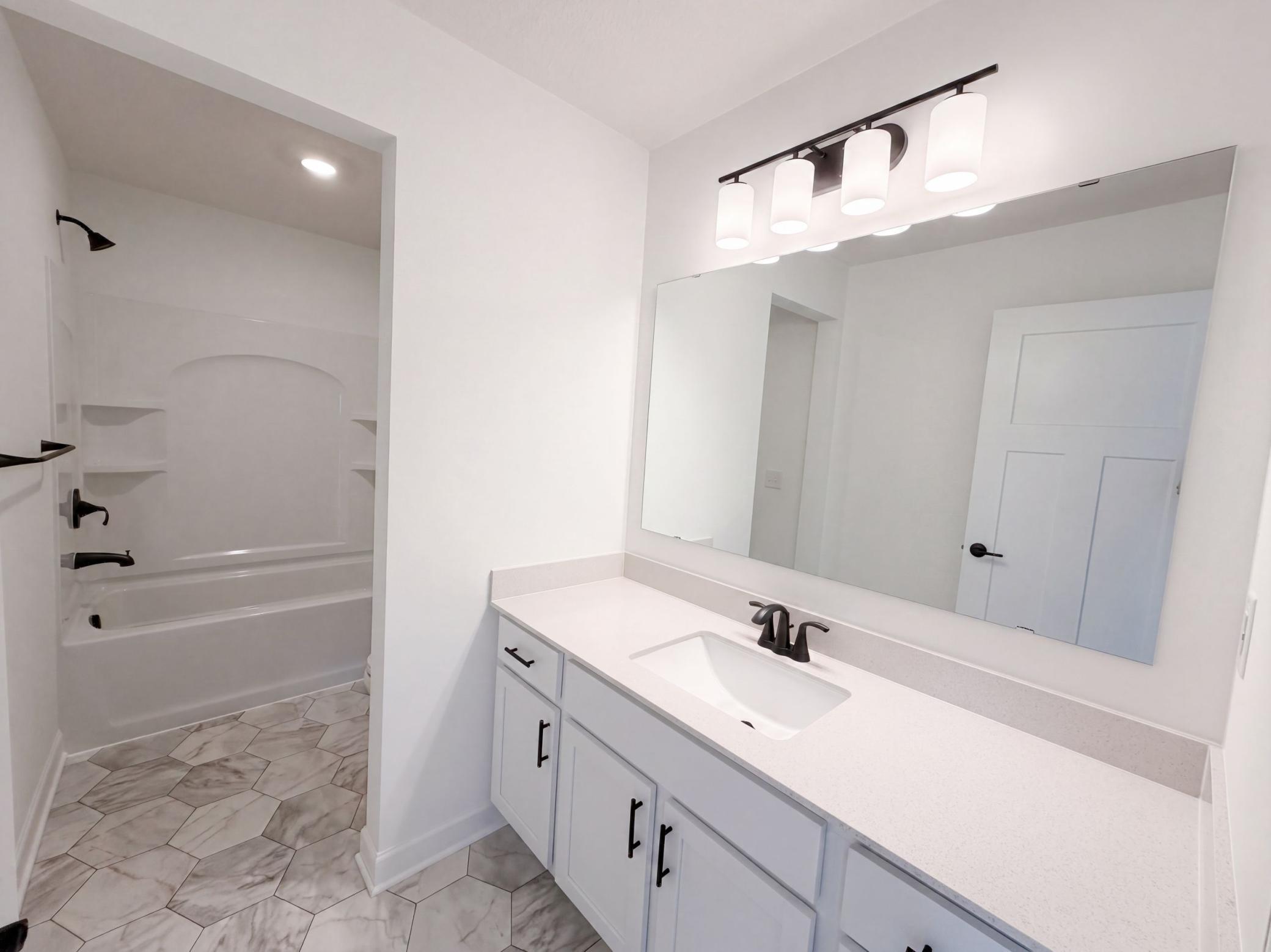 8230 Langley Avenue Ne Property Photo 22