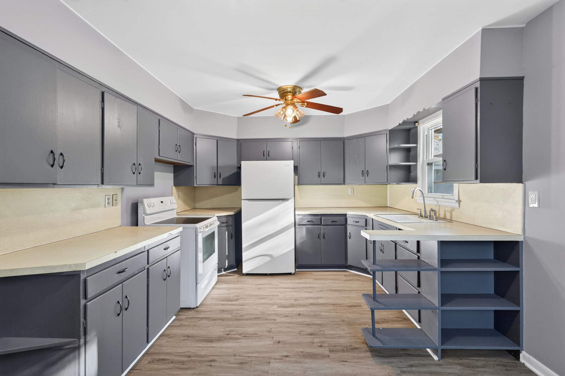 2841 Blackstone Avenue Property Photo 1