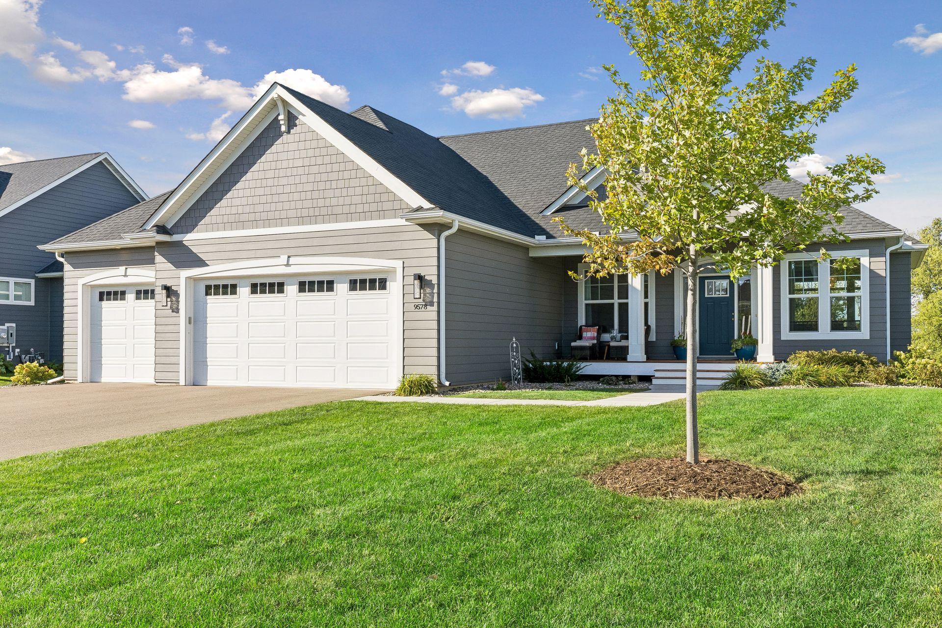 9578 8th Street N Property Photo 1
