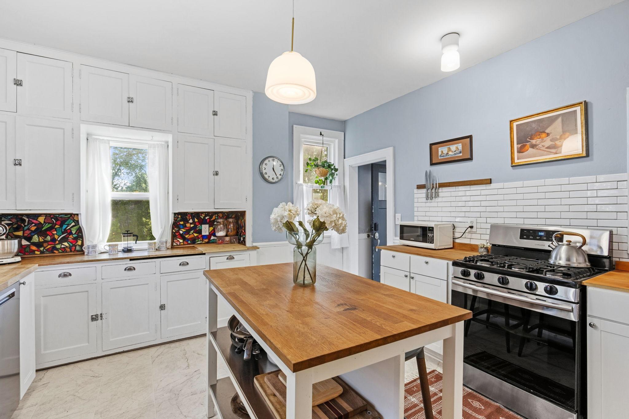 629 Hall Avenue Property Photo 10