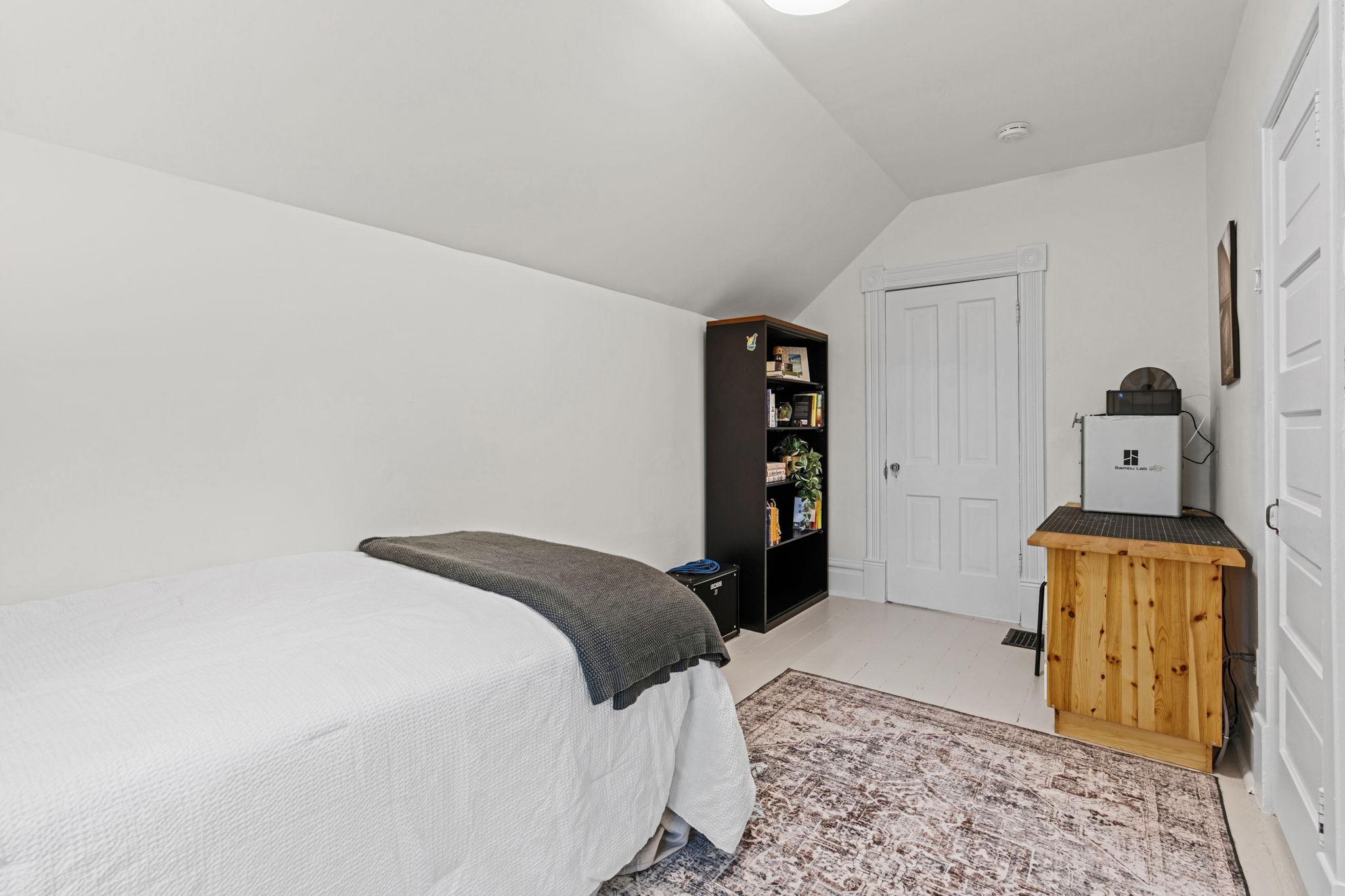 629 Hall Avenue Property Photo 28