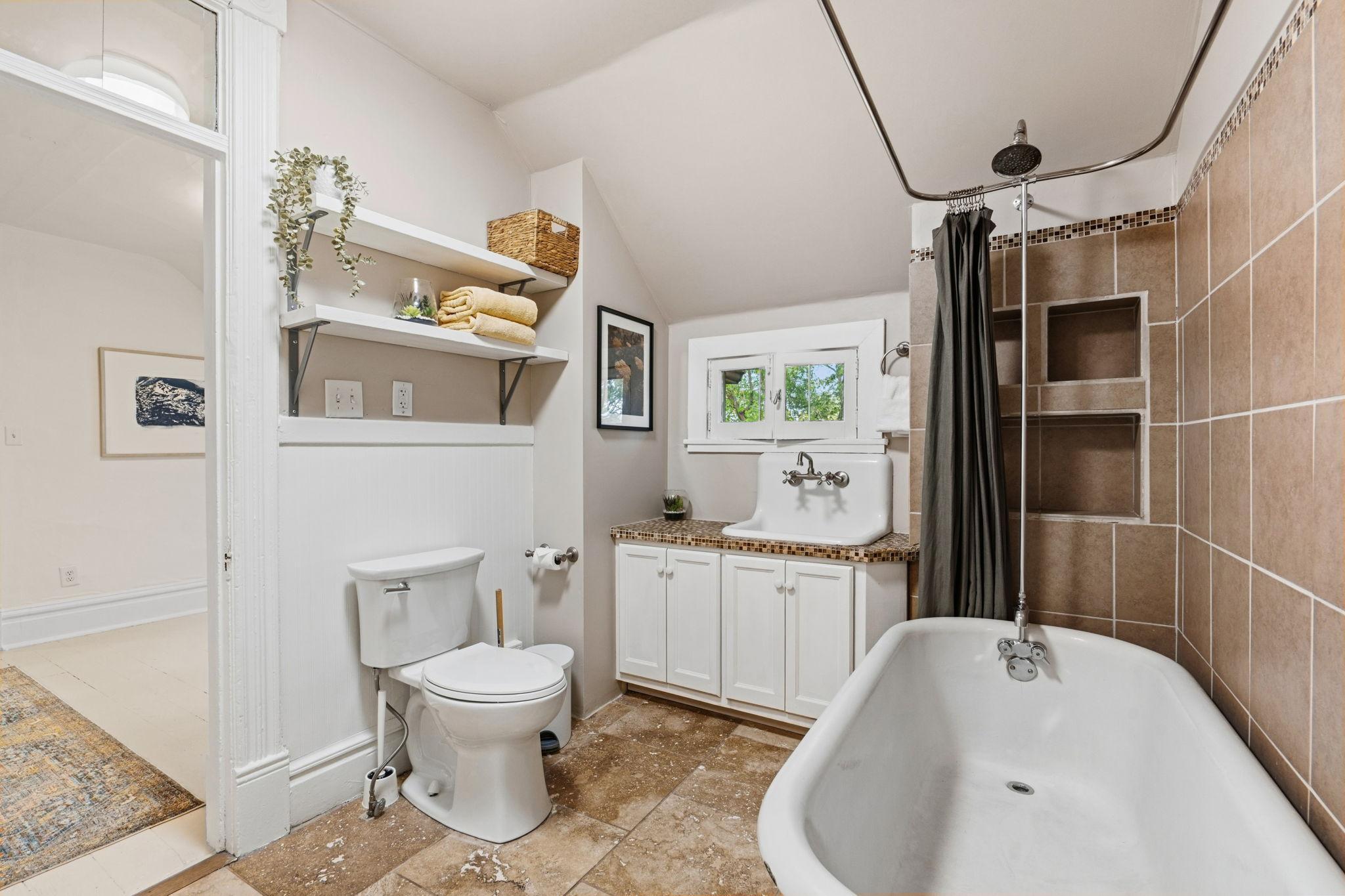 629 Hall Avenue Property Photo 30