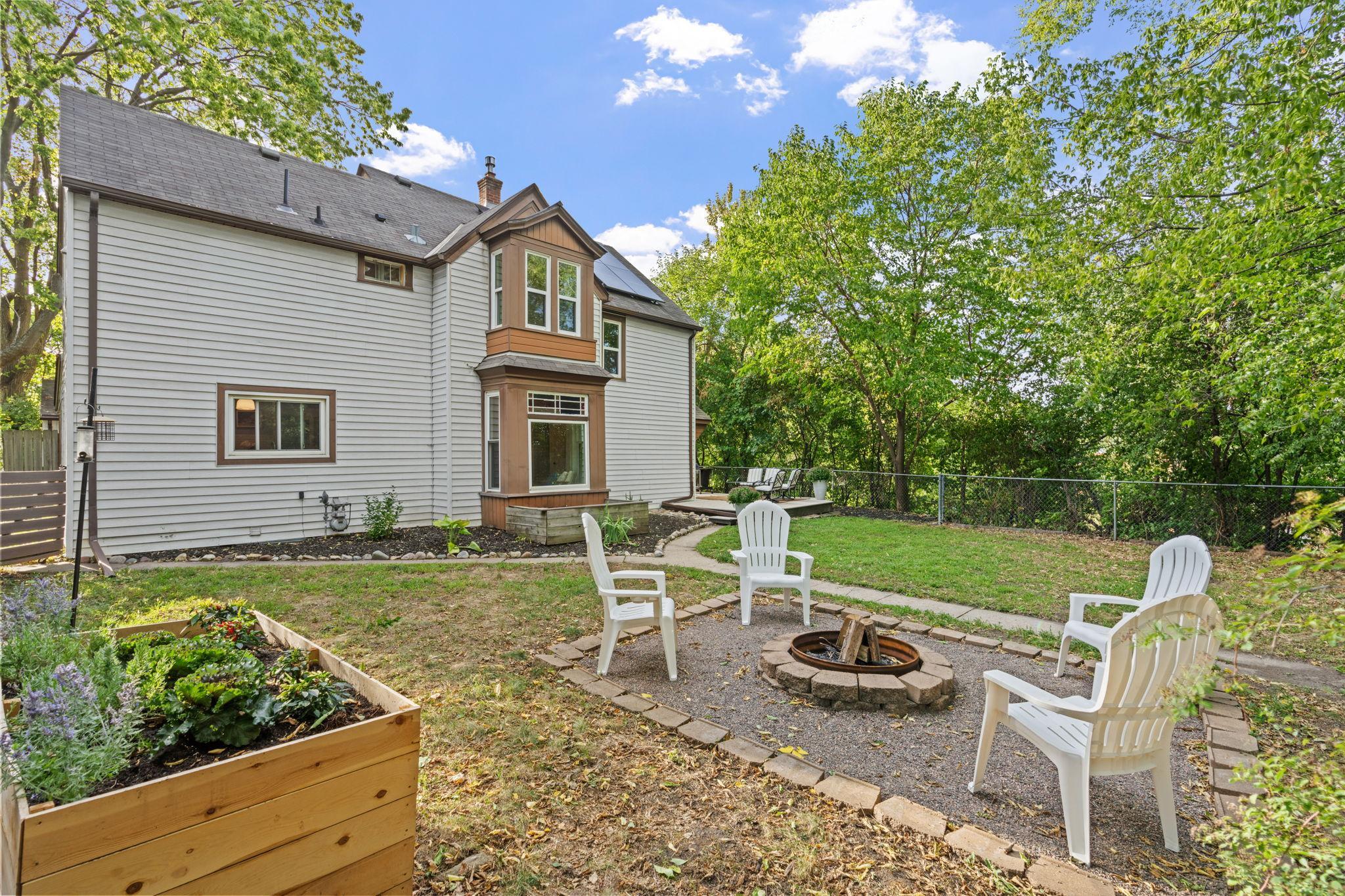 629 Hall Avenue Property Photo 33