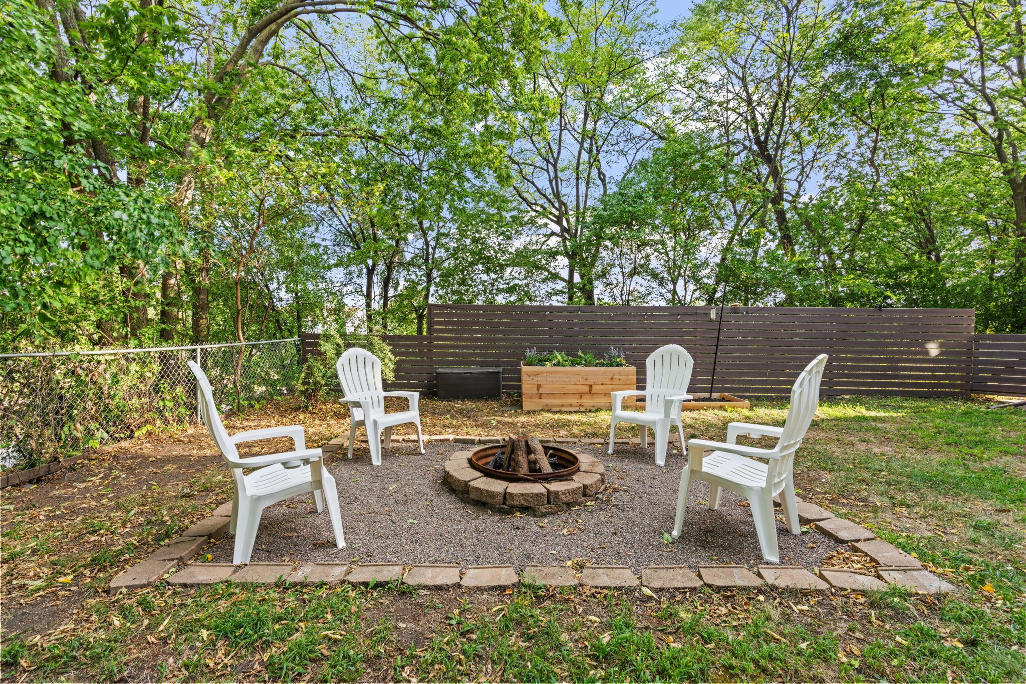 629 Hall Avenue Property Photo 34