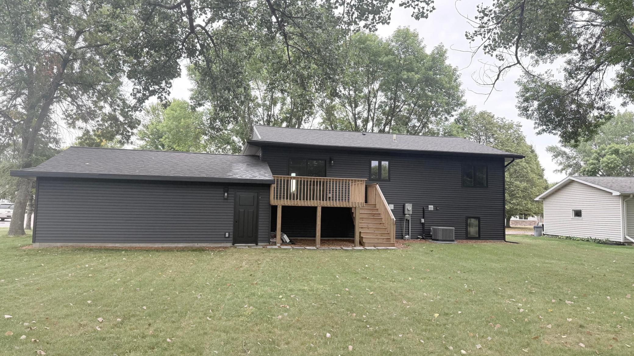 100 Edgewood Drive Property Photo 7