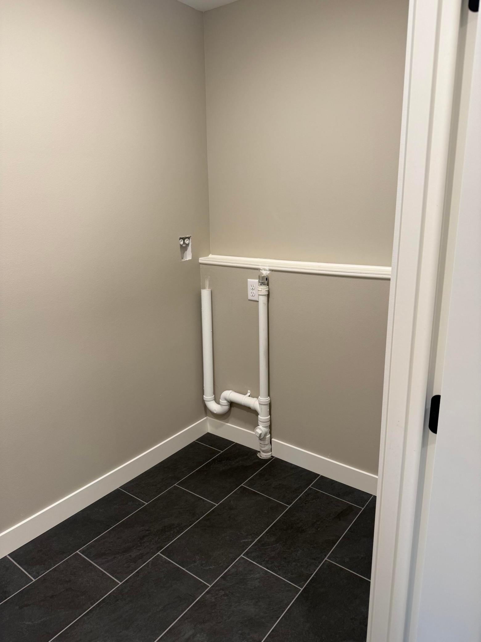 100 Edgewood Drive Property Photo 27
