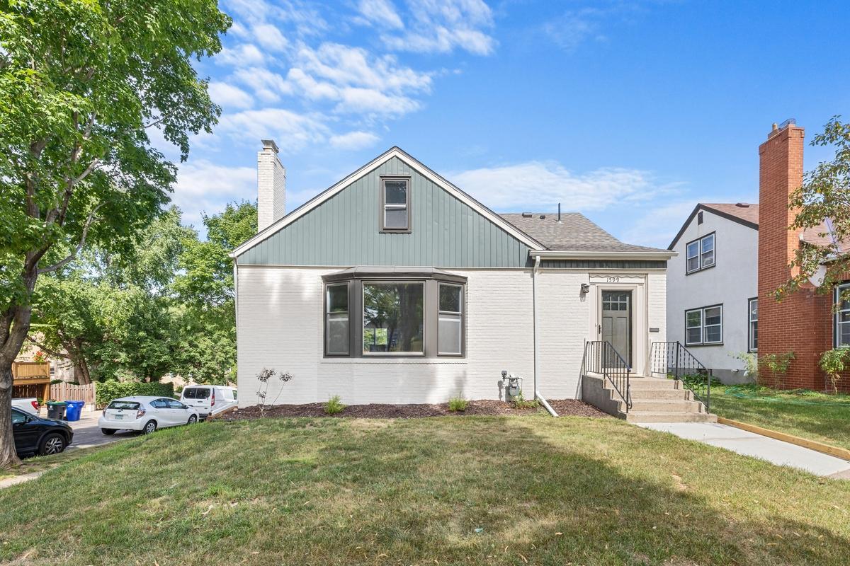 1599 Highland Parkway Property Photo 1