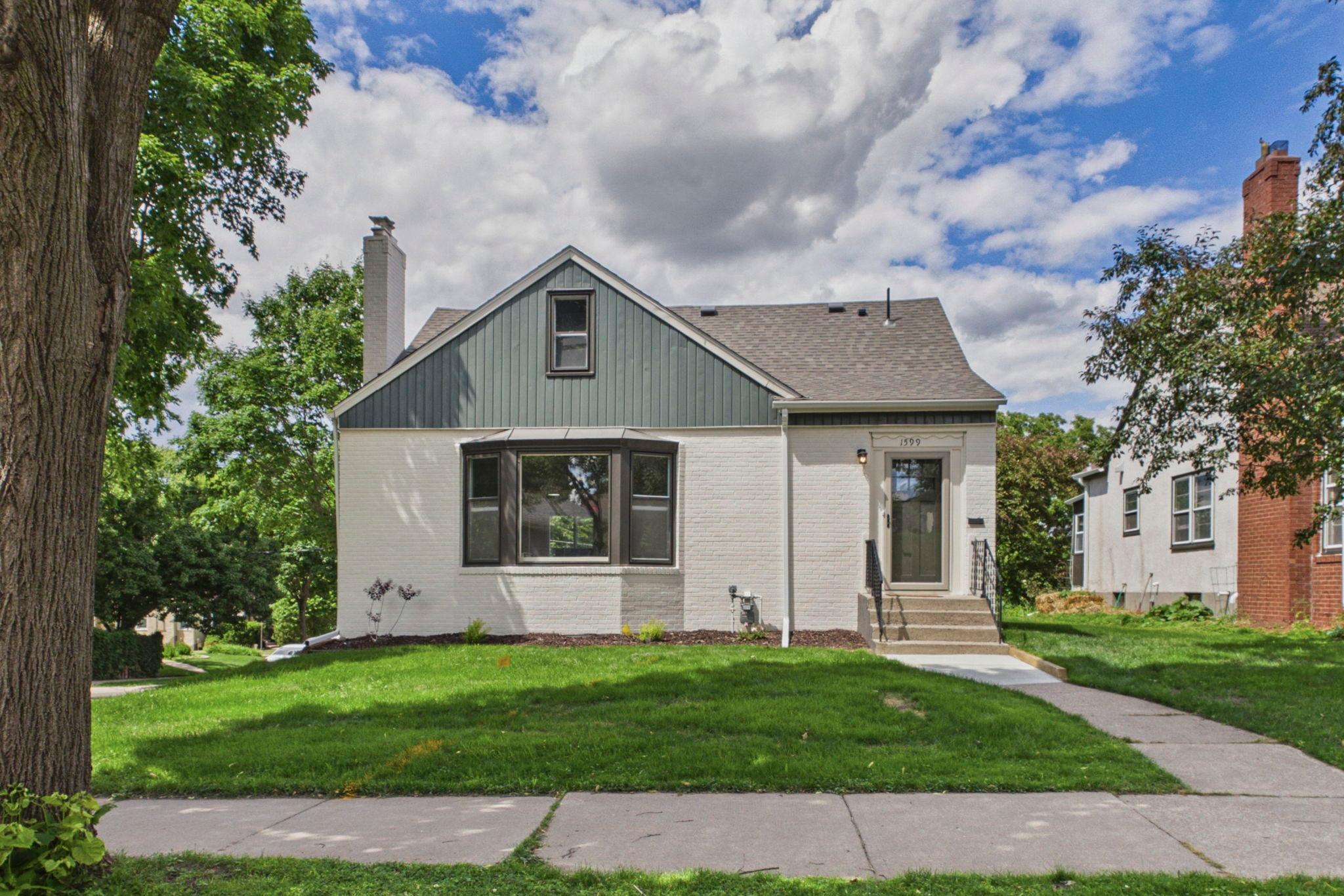 1599 Highland Parkway Property Photo 1