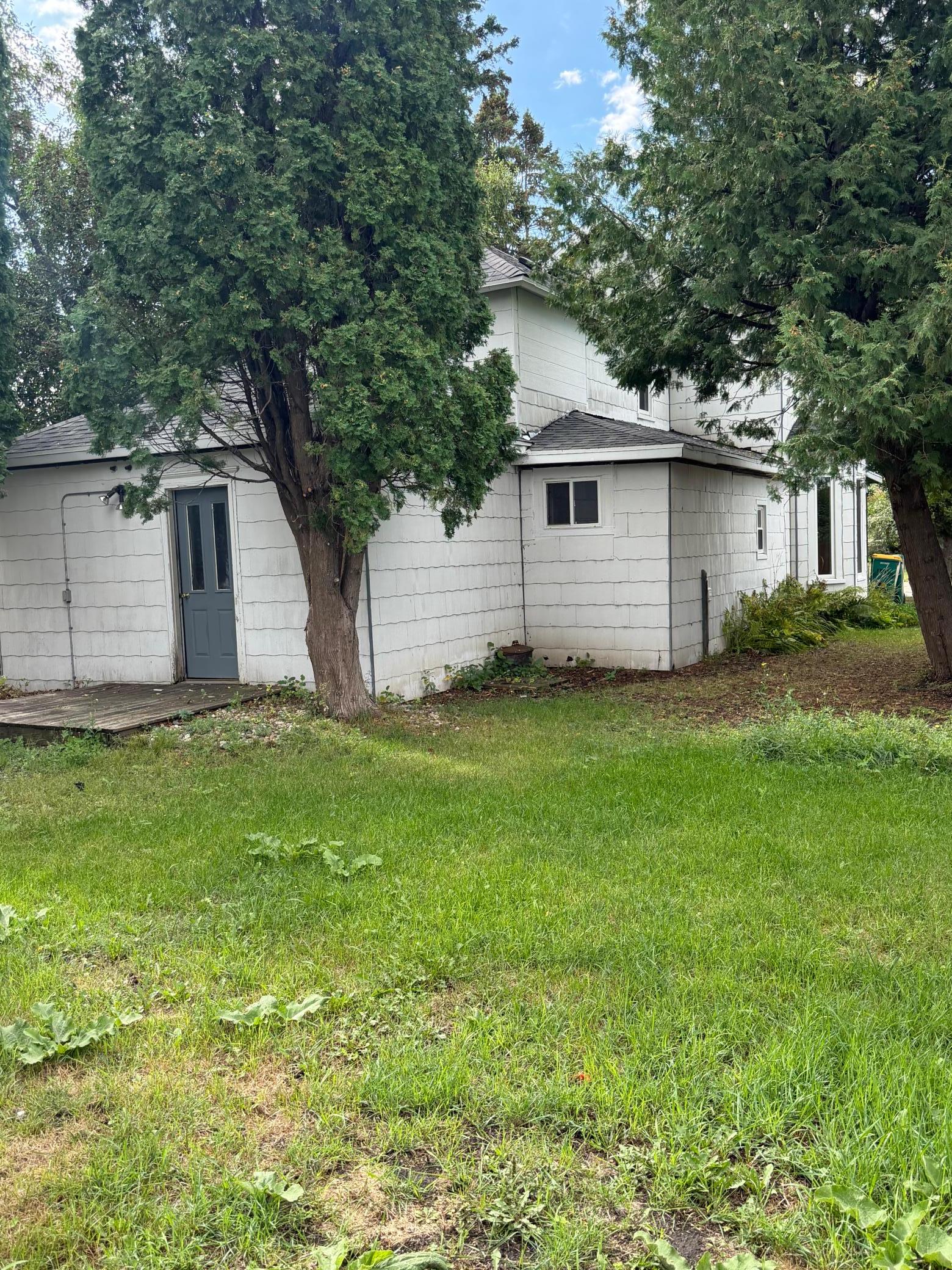 311 E 4th Street Property Photo 7