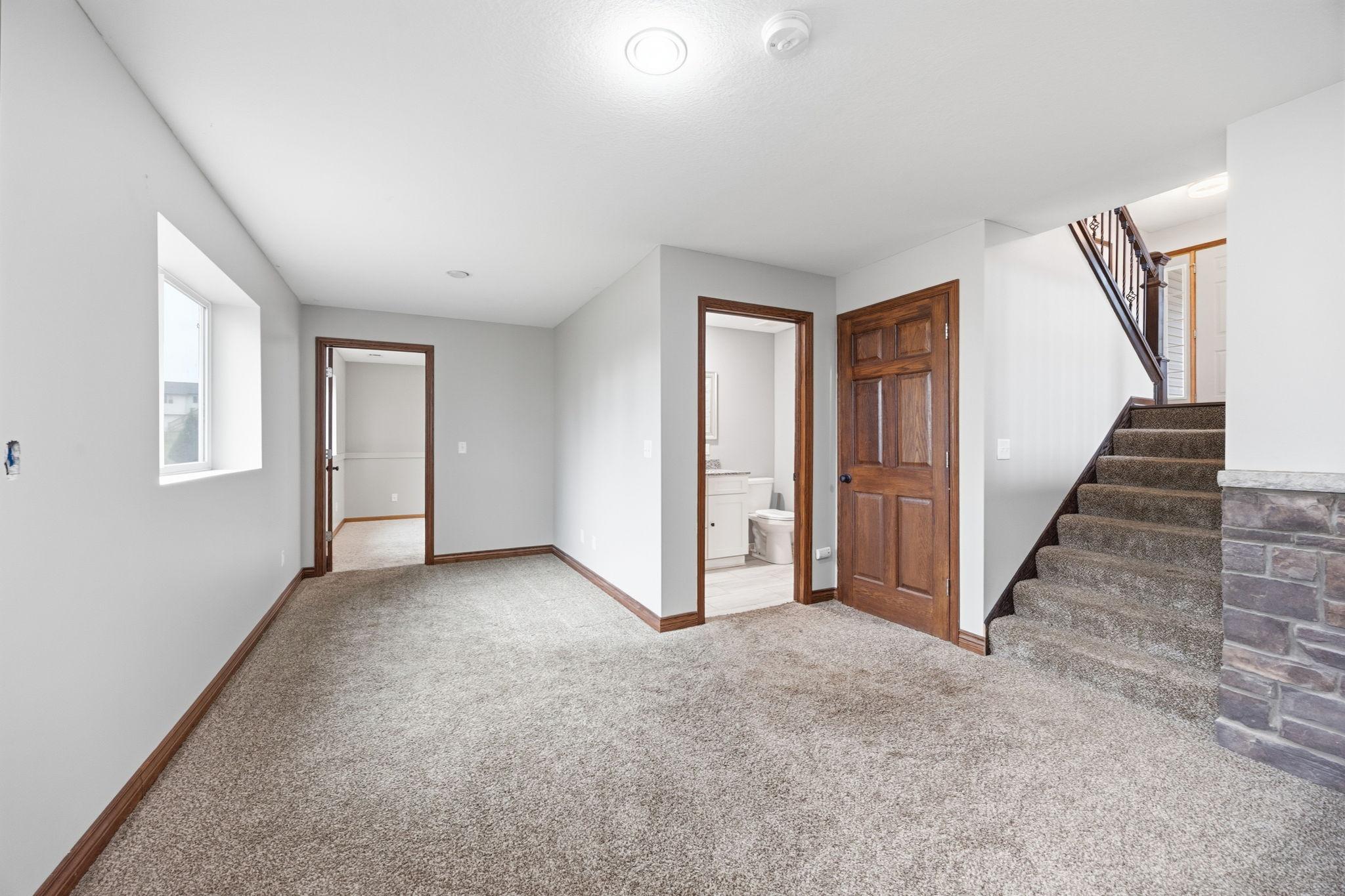 4442 Eakern Circle Ne Property Photo 9