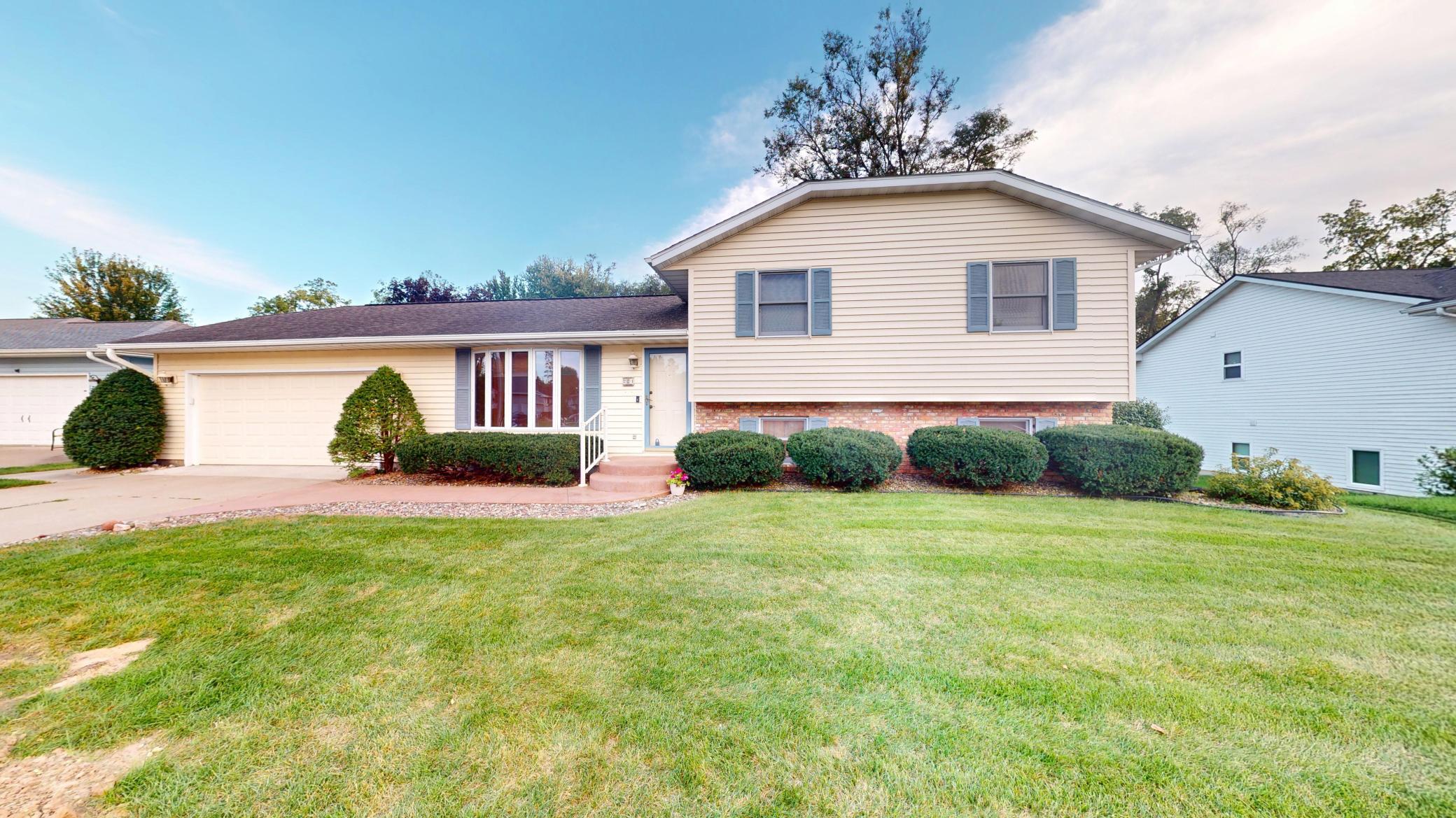 724 Well Street Property Photo 1