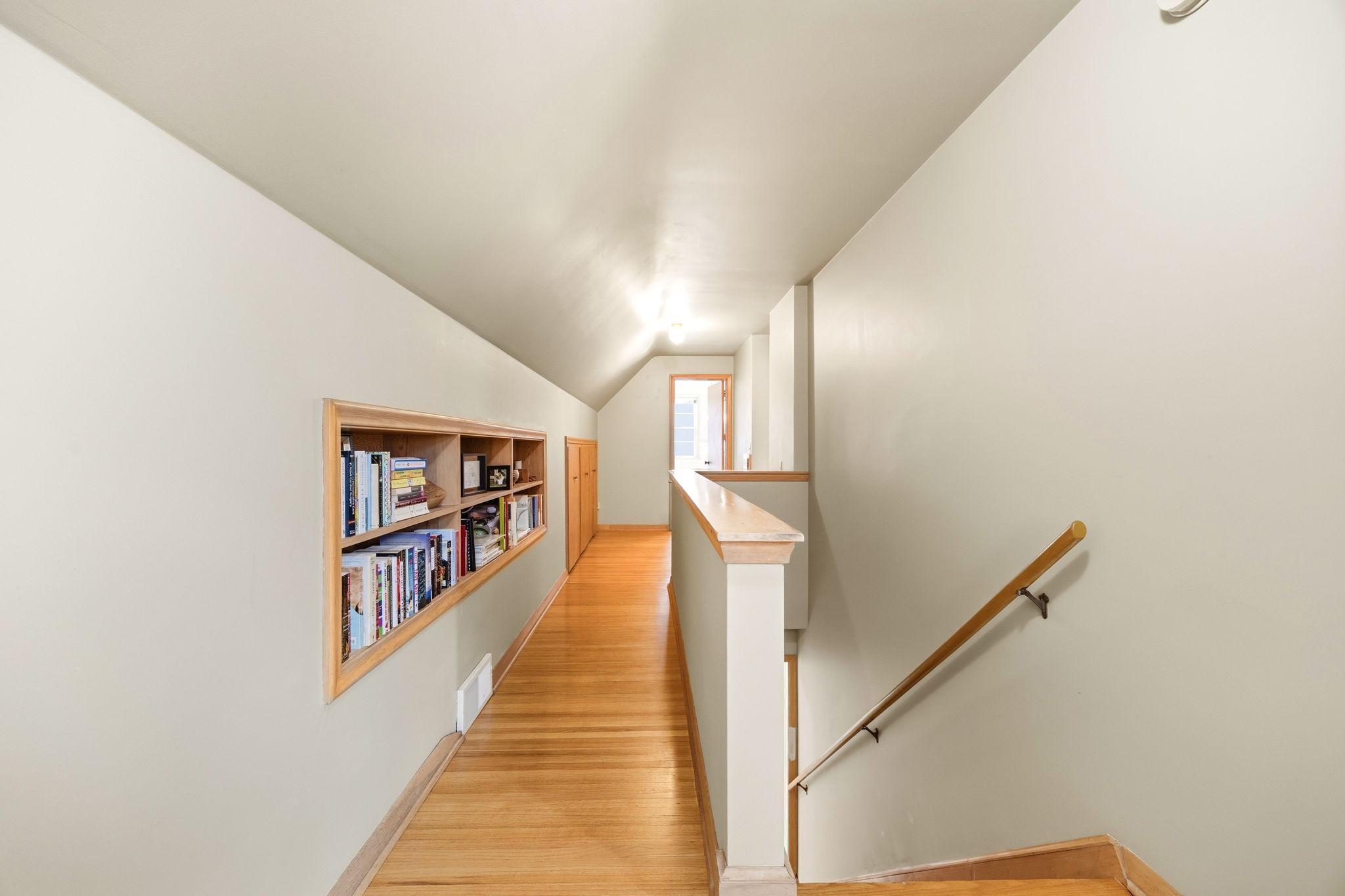 313 Vincent Avenue N Property Photo 19