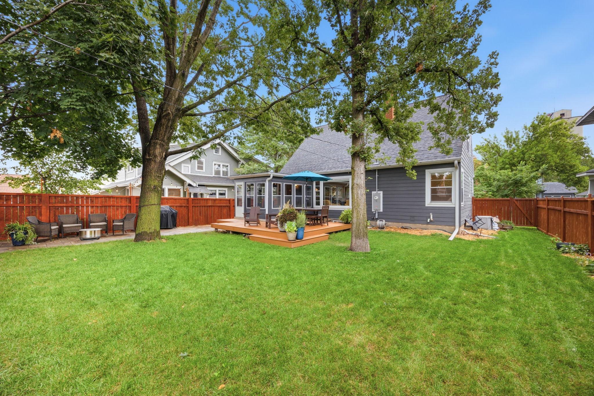 313 Vincent Avenue N Property Photo 34