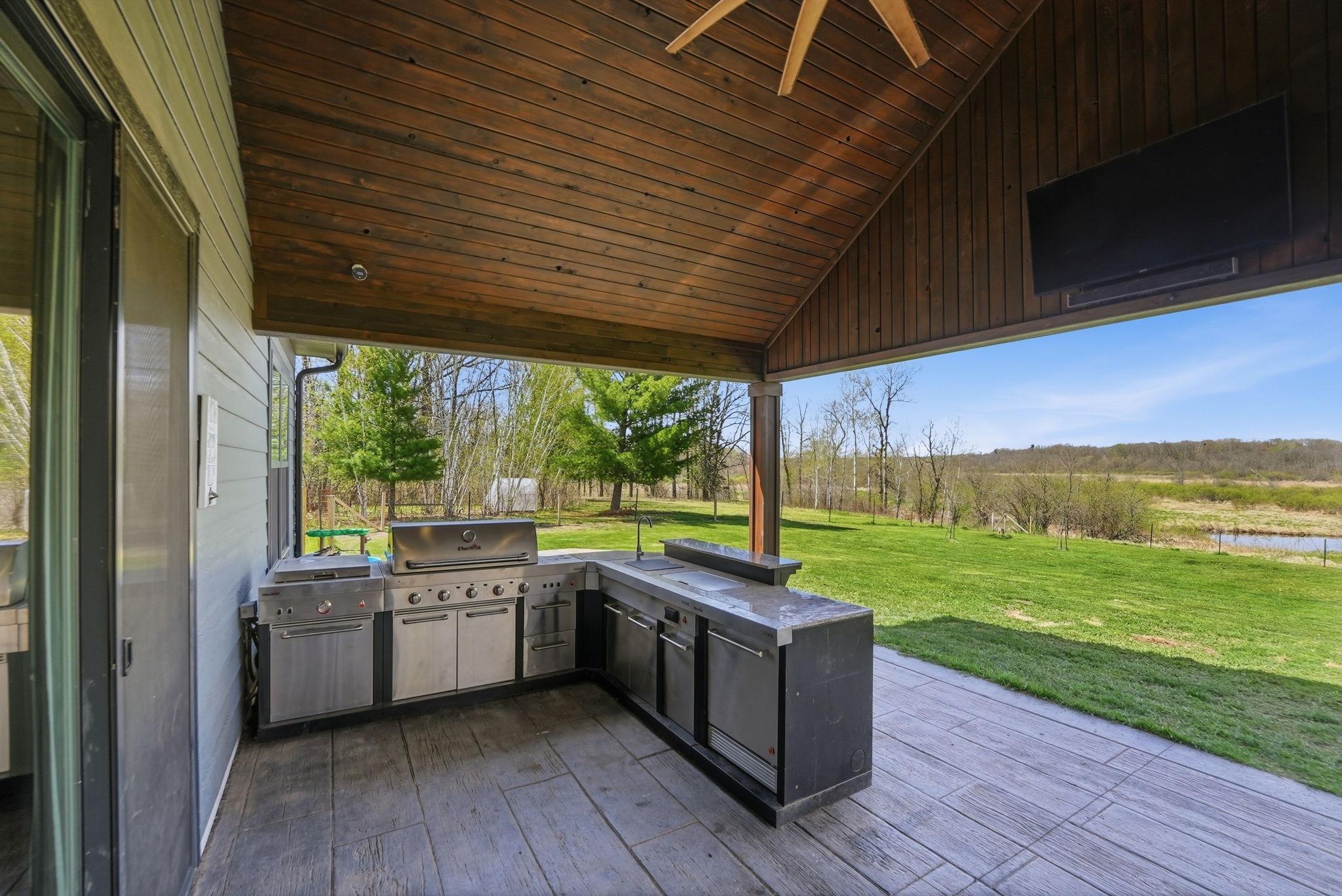 21921 Contrast Road Property Photo 5