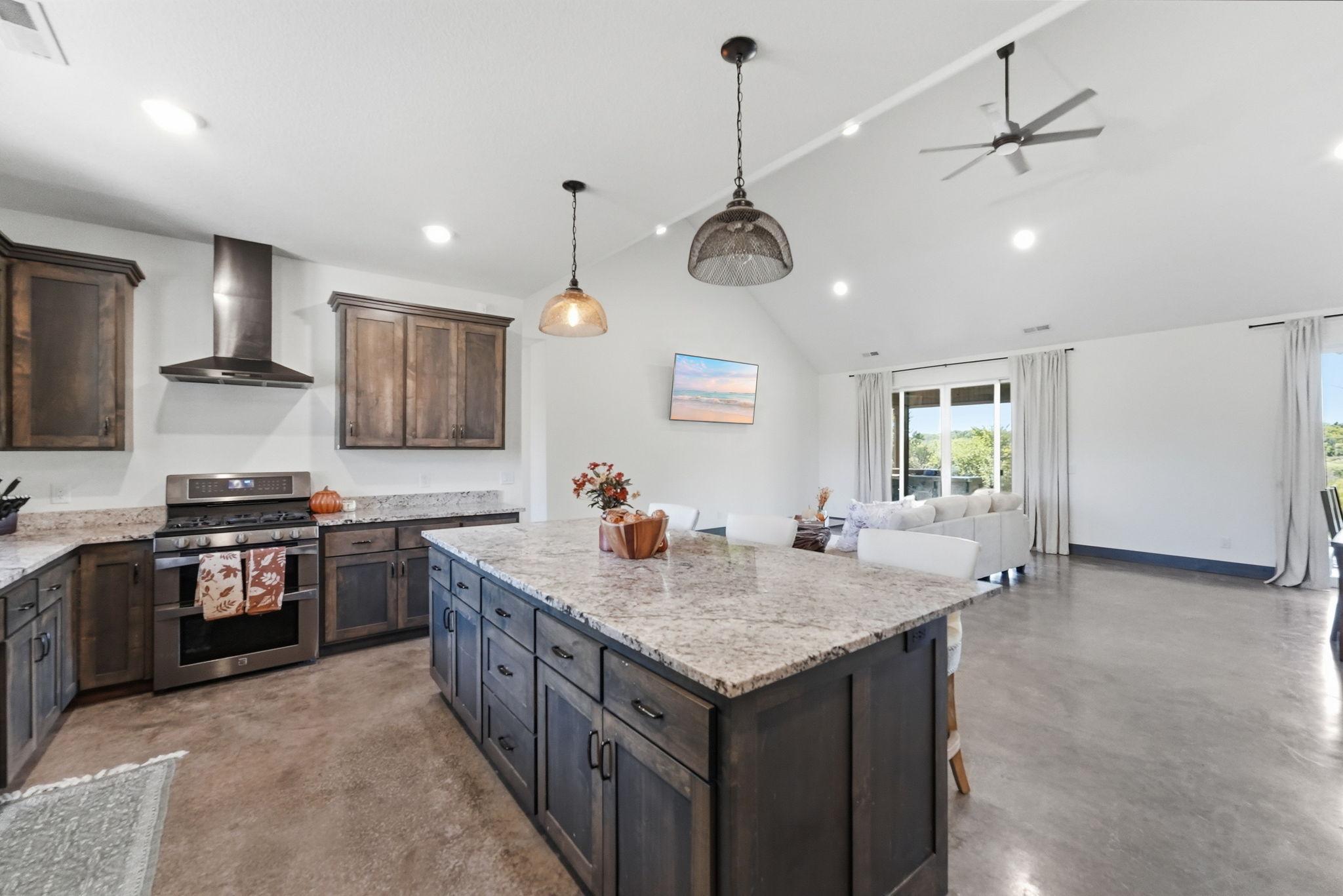 21921 Contrast Road Property Photo 15
