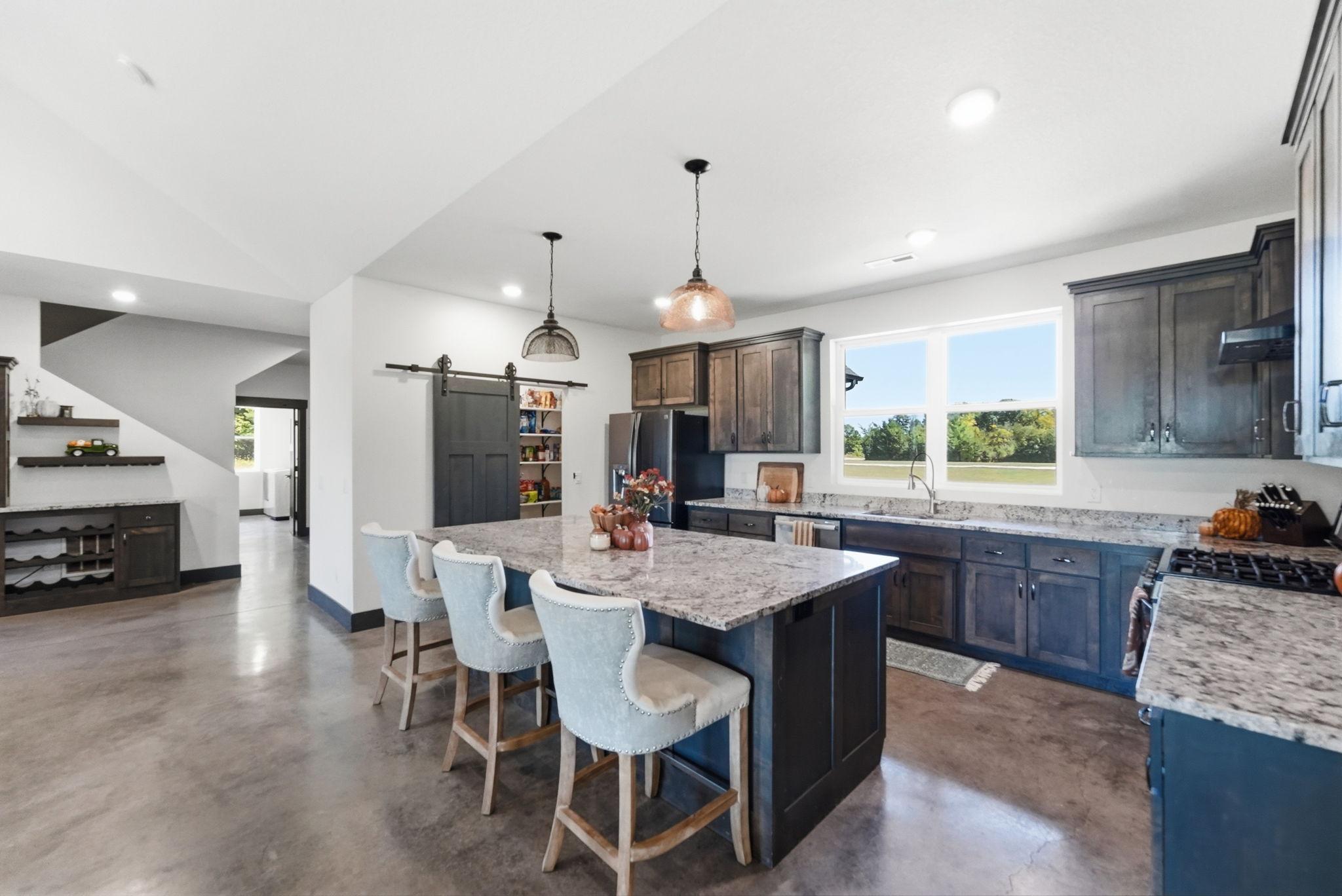 21921 Contrast Road Property Photo 18