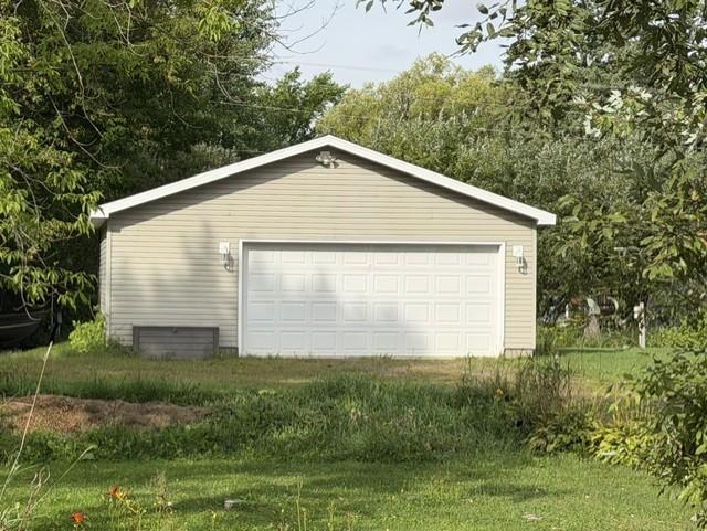295 Tingdale Street N Property Photo 4