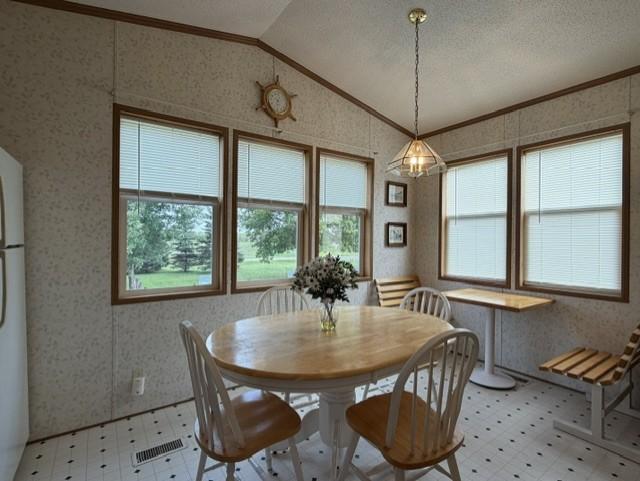 295 Tingdale Street N Property Photo 8