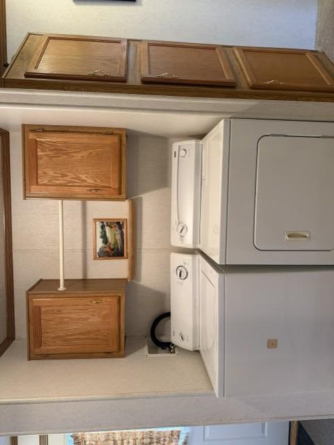 295 Tingdale Street N Property Photo 19