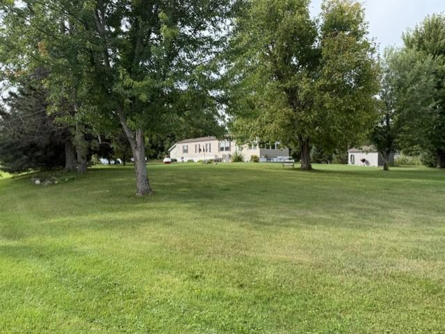 295 Tingdale Street N Property Photo 23