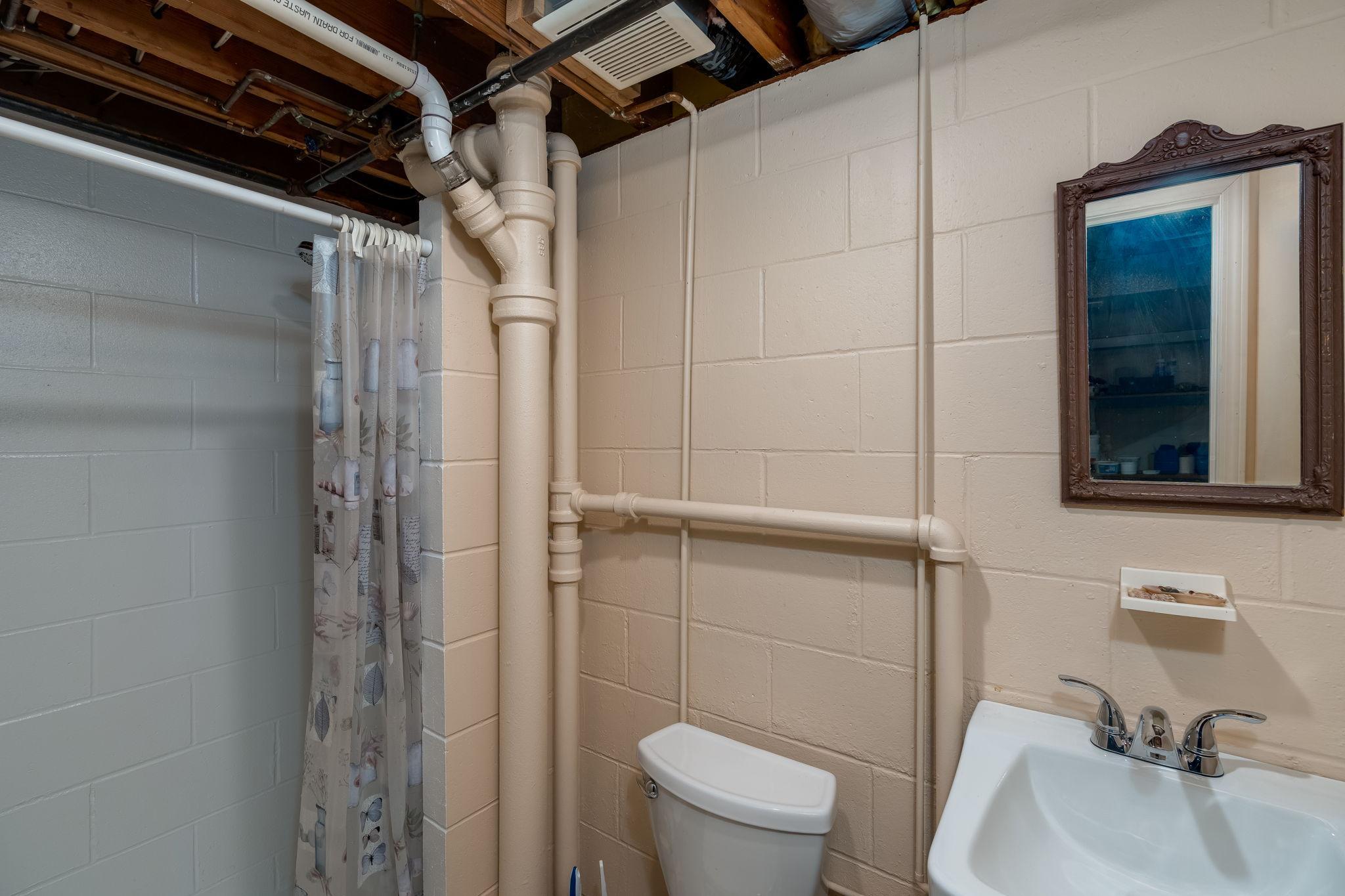 828 Lower Johnson Circle Property Photo 24