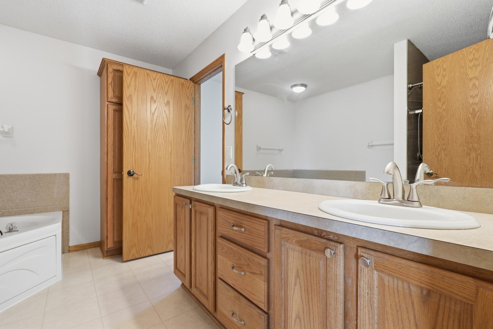 1114 Hidden Creek Boulevard Property Photo 17