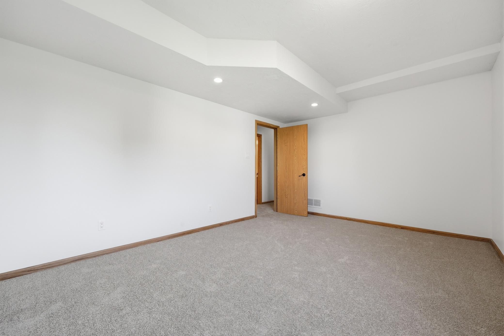 1114 Hidden Creek Boulevard Property Photo 21