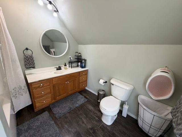 214 Maple Street N Property Photo 14