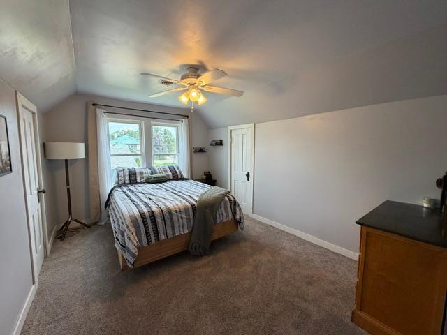 214 Maple Street N Property Photo 16