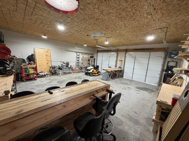 214 Maple Street N Property Photo 20