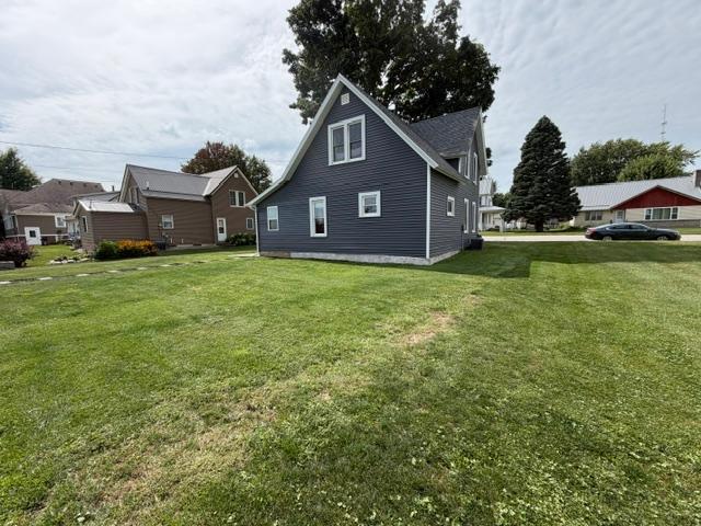 214 Maple Street N Property Photo 22