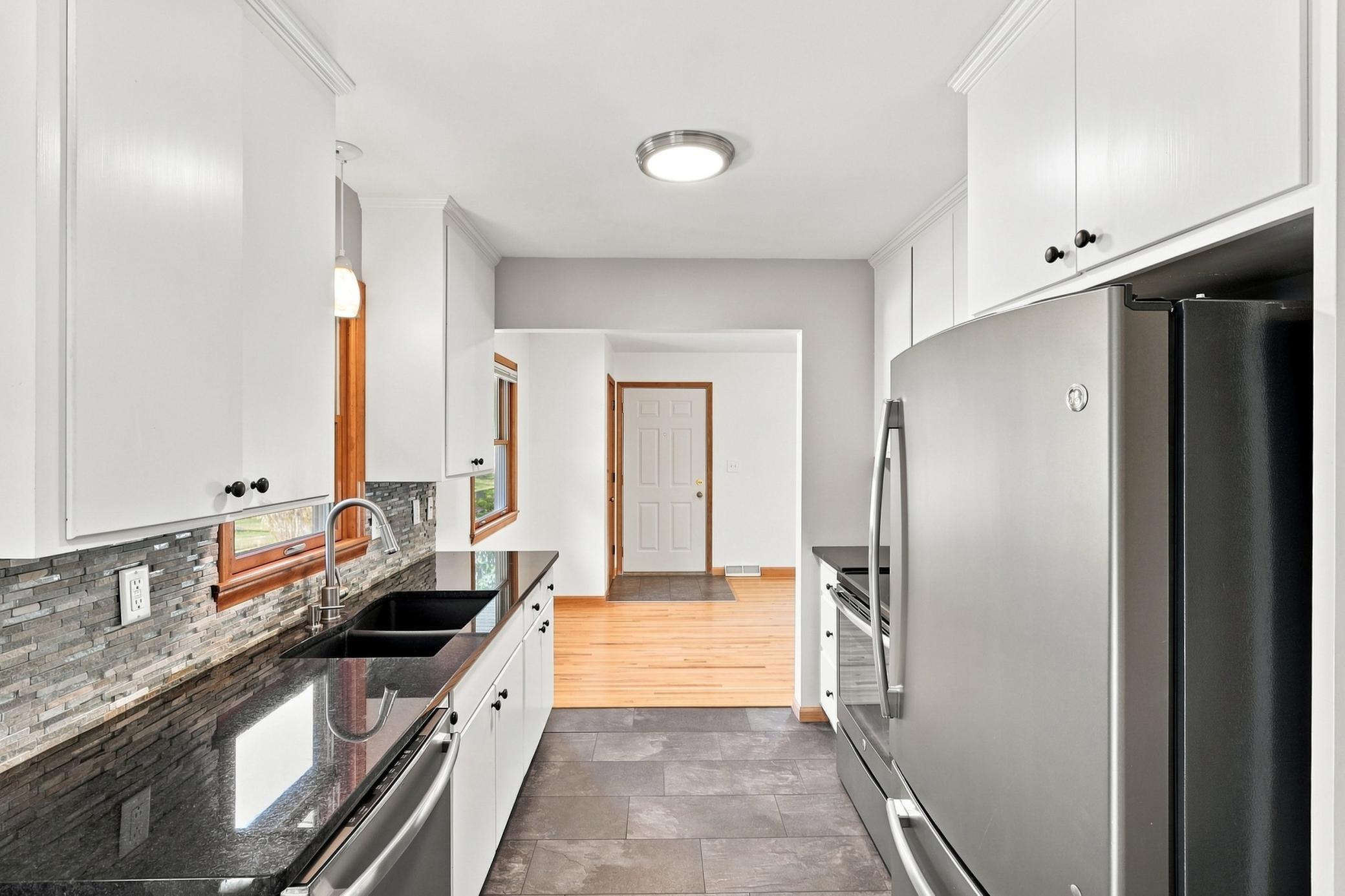 16403 Seymour Drive Property Photo 12