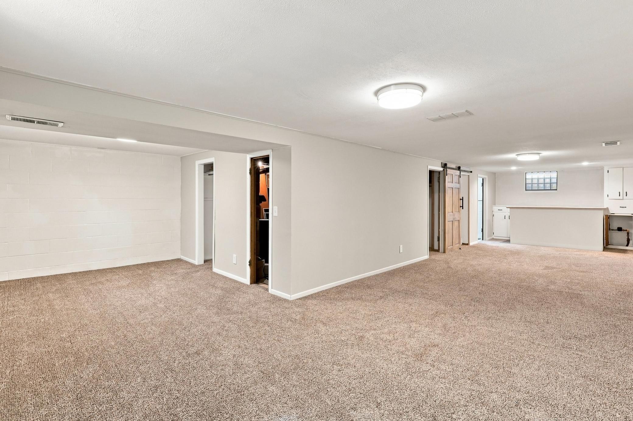 16403 Seymour Drive Property Photo 23