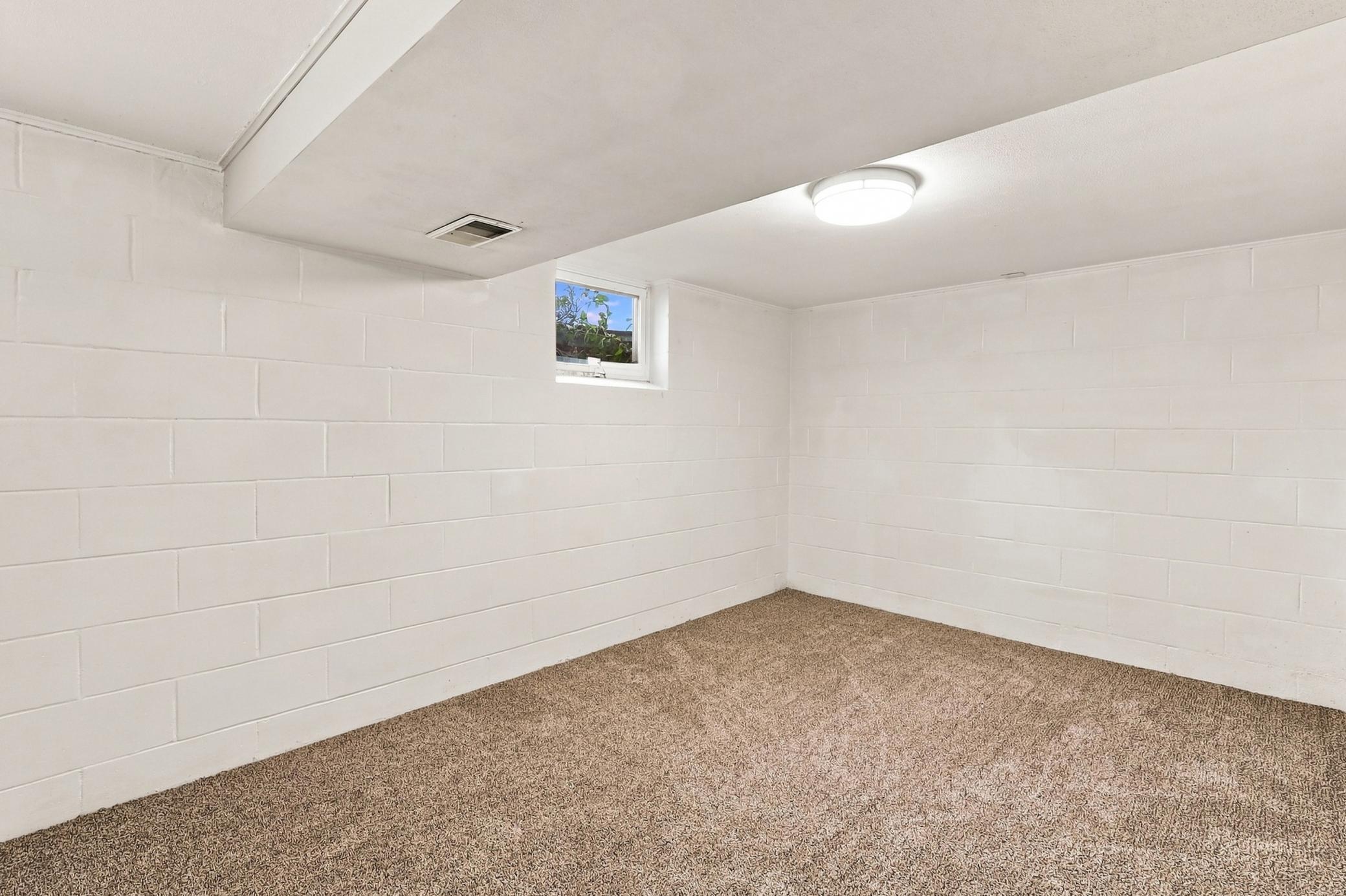 16403 Seymour Drive Property Photo 24