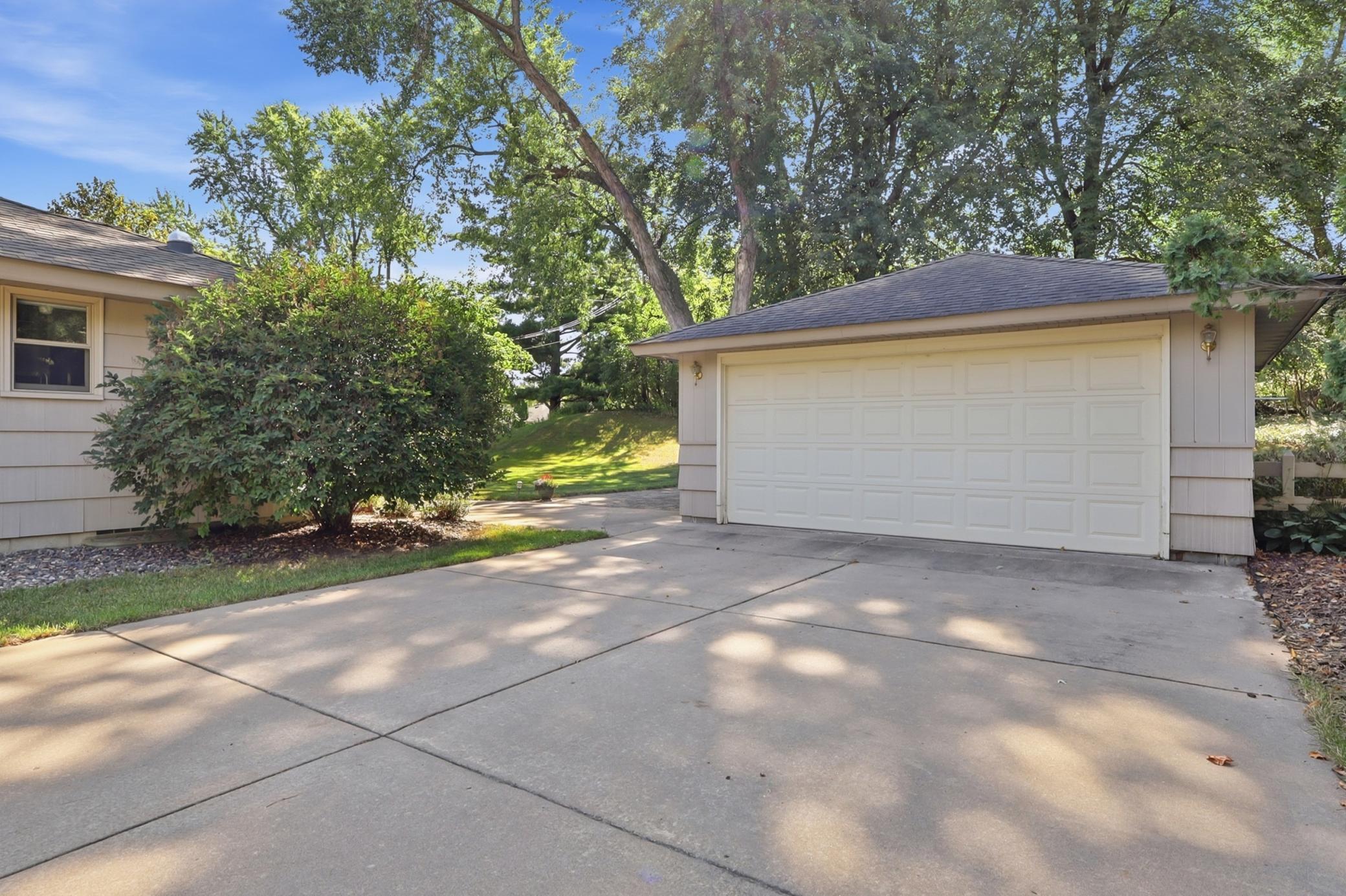 16403 Seymour Drive Property Photo 38