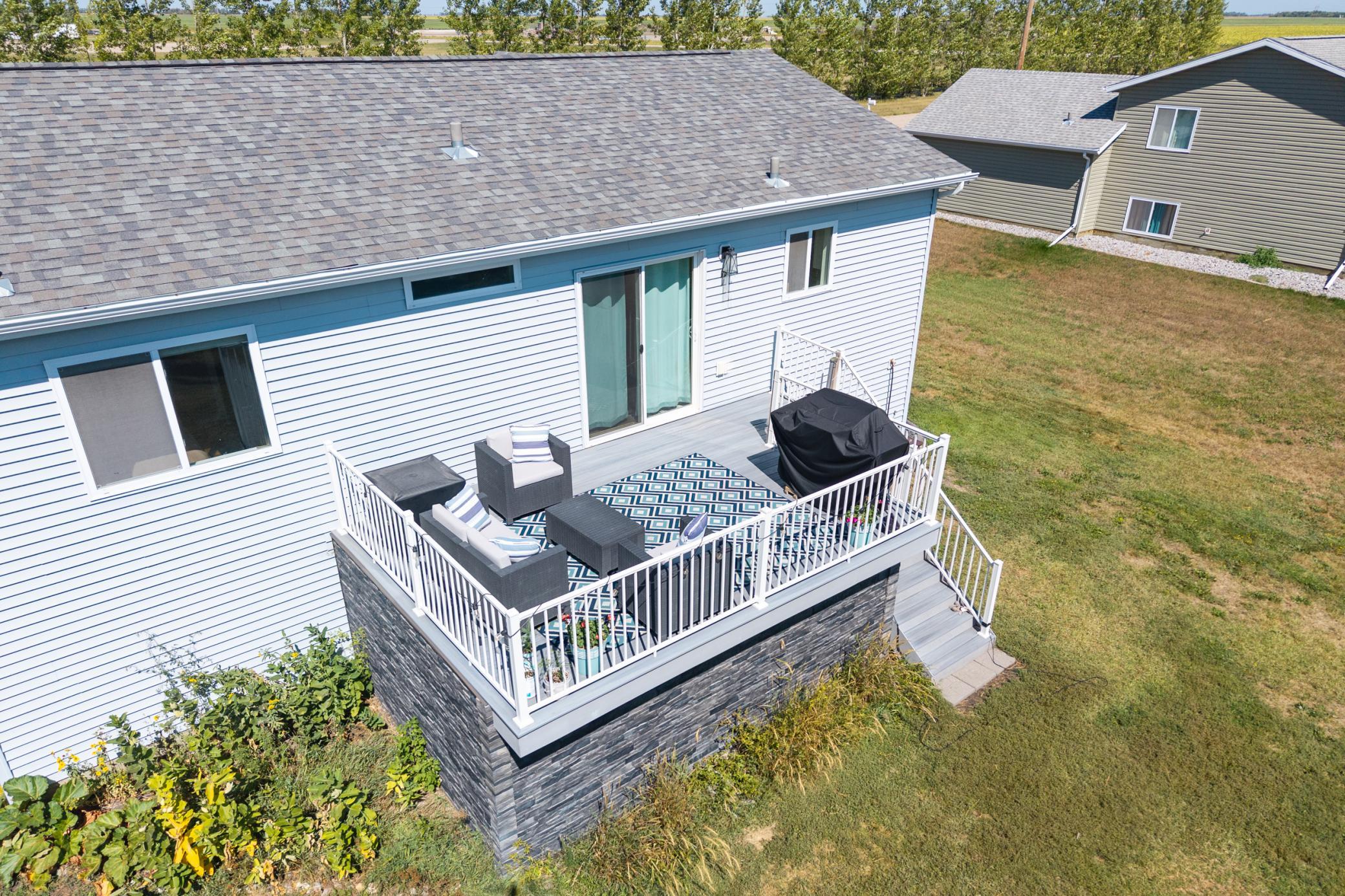252 4th Street Property Photo 2