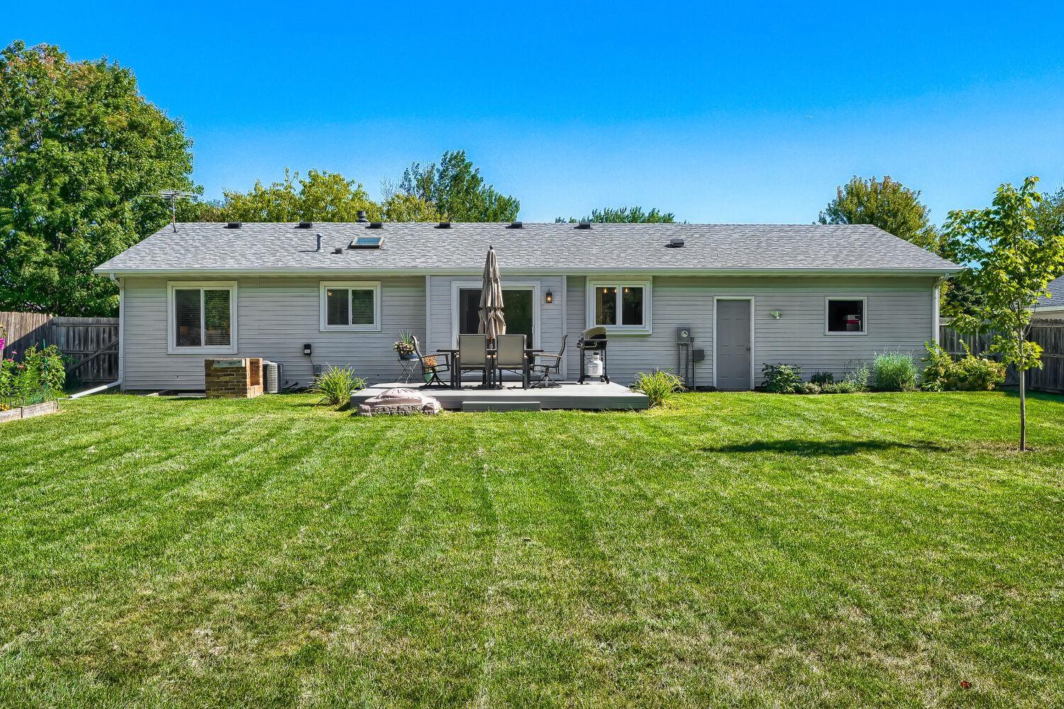 7944 Grinnell Way Property Photo 12
