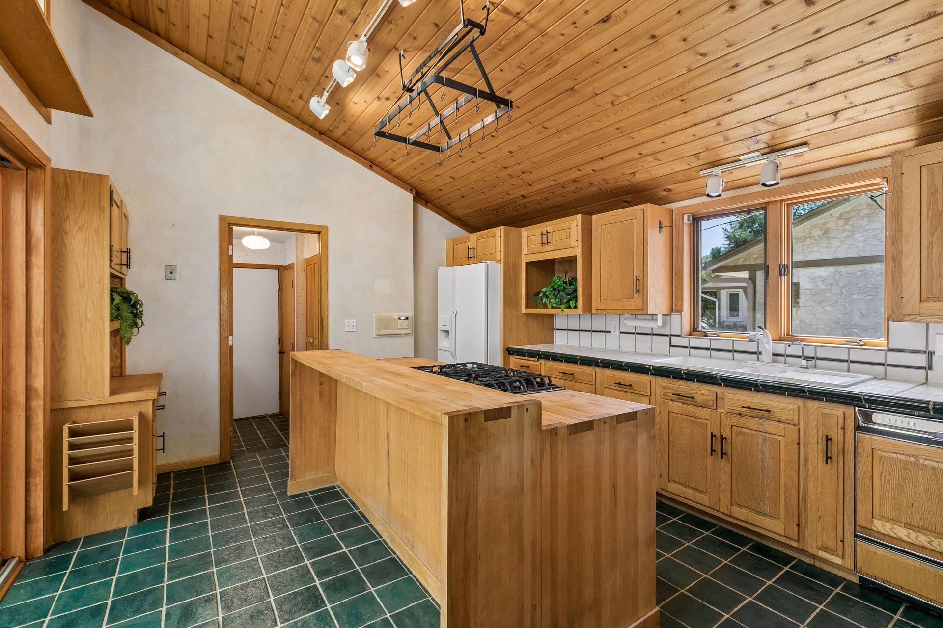 6416 Vernon Avenue S Property Photo 12