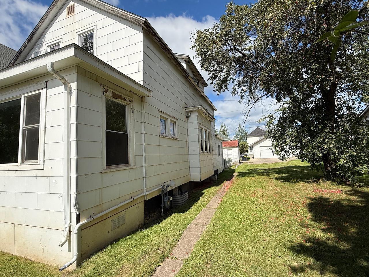 215 6th Street S Property Photo 21