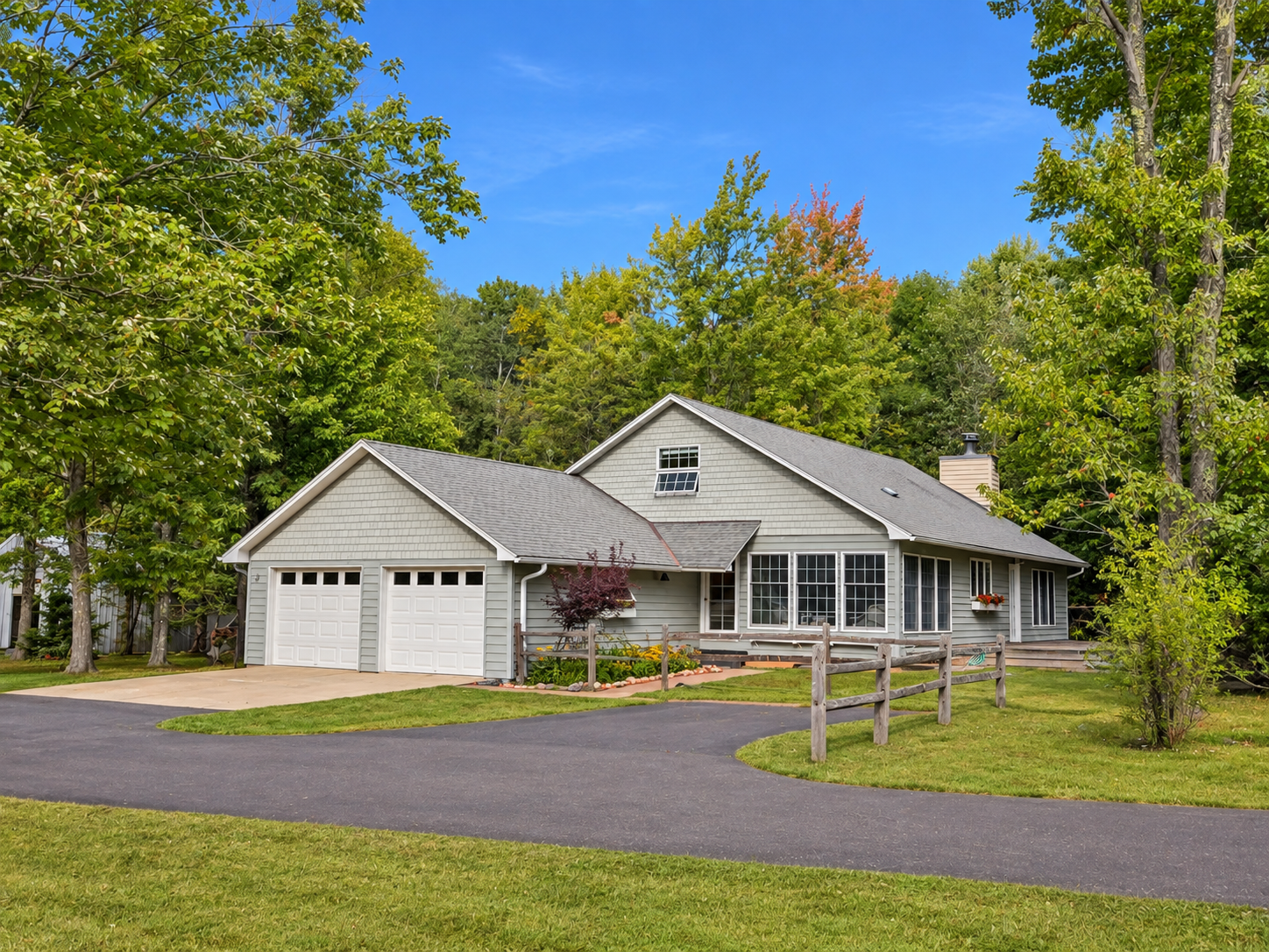 870 Middle Road Property Photo 1