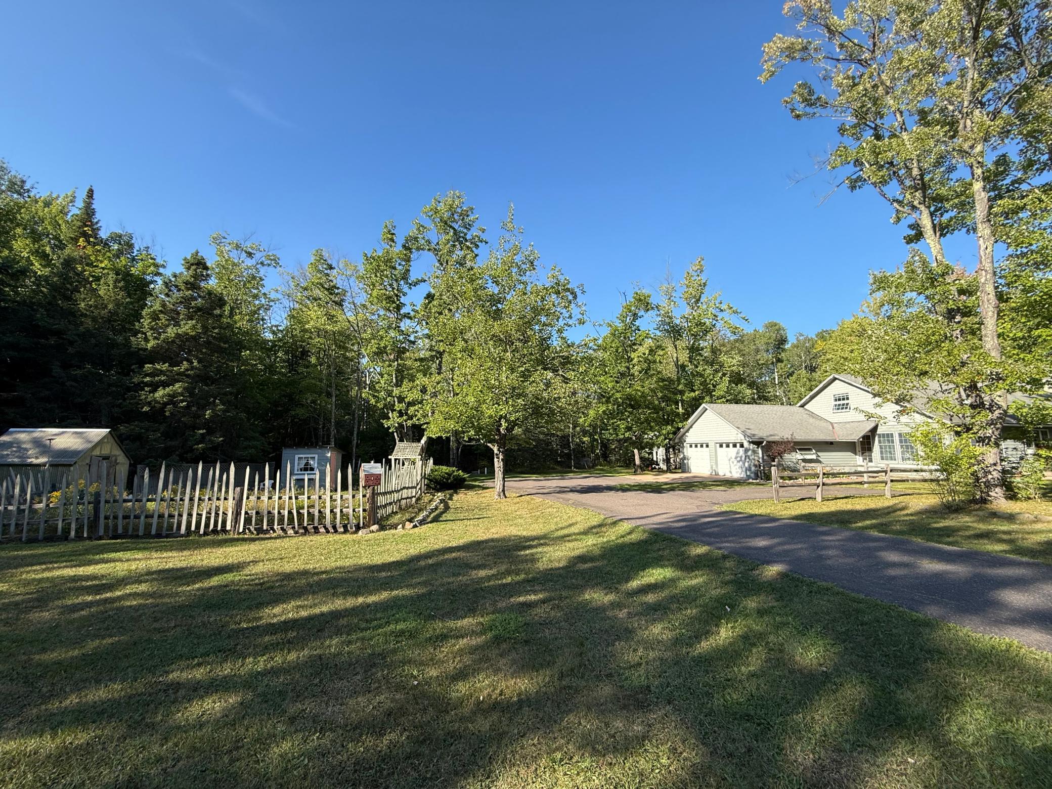 870 Middle Road Property Photo 3