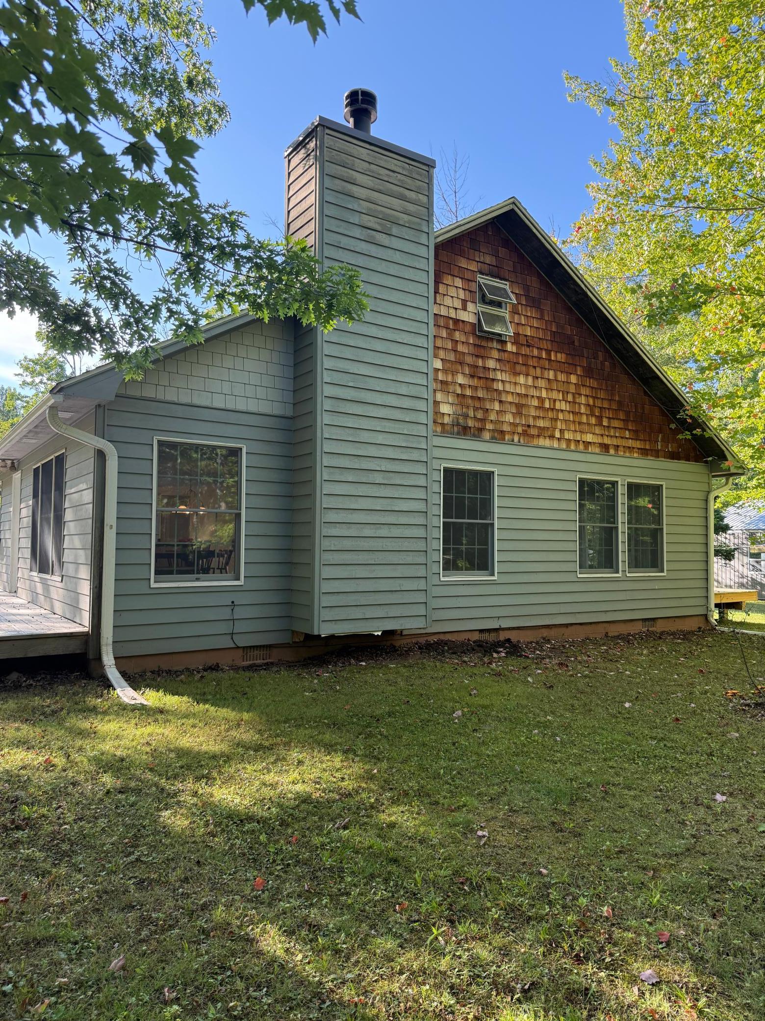 870 Middle Road Property Photo 4